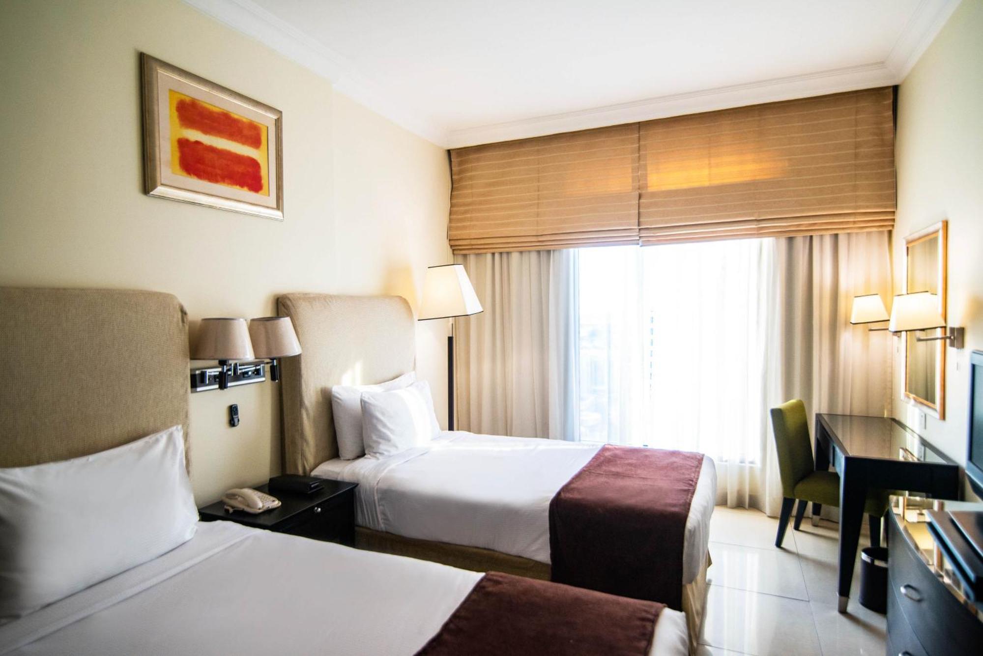 Mercure Barsha Heights And Dubai