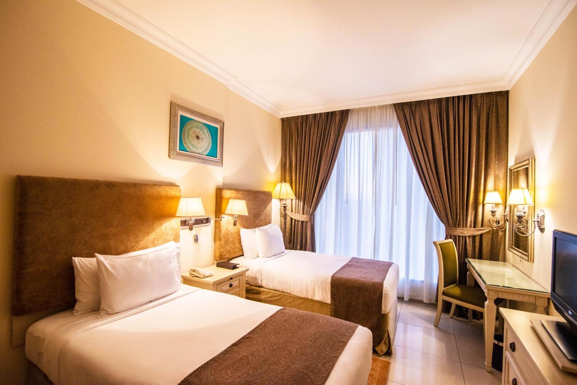 Mercure Barsha Heights And Otel