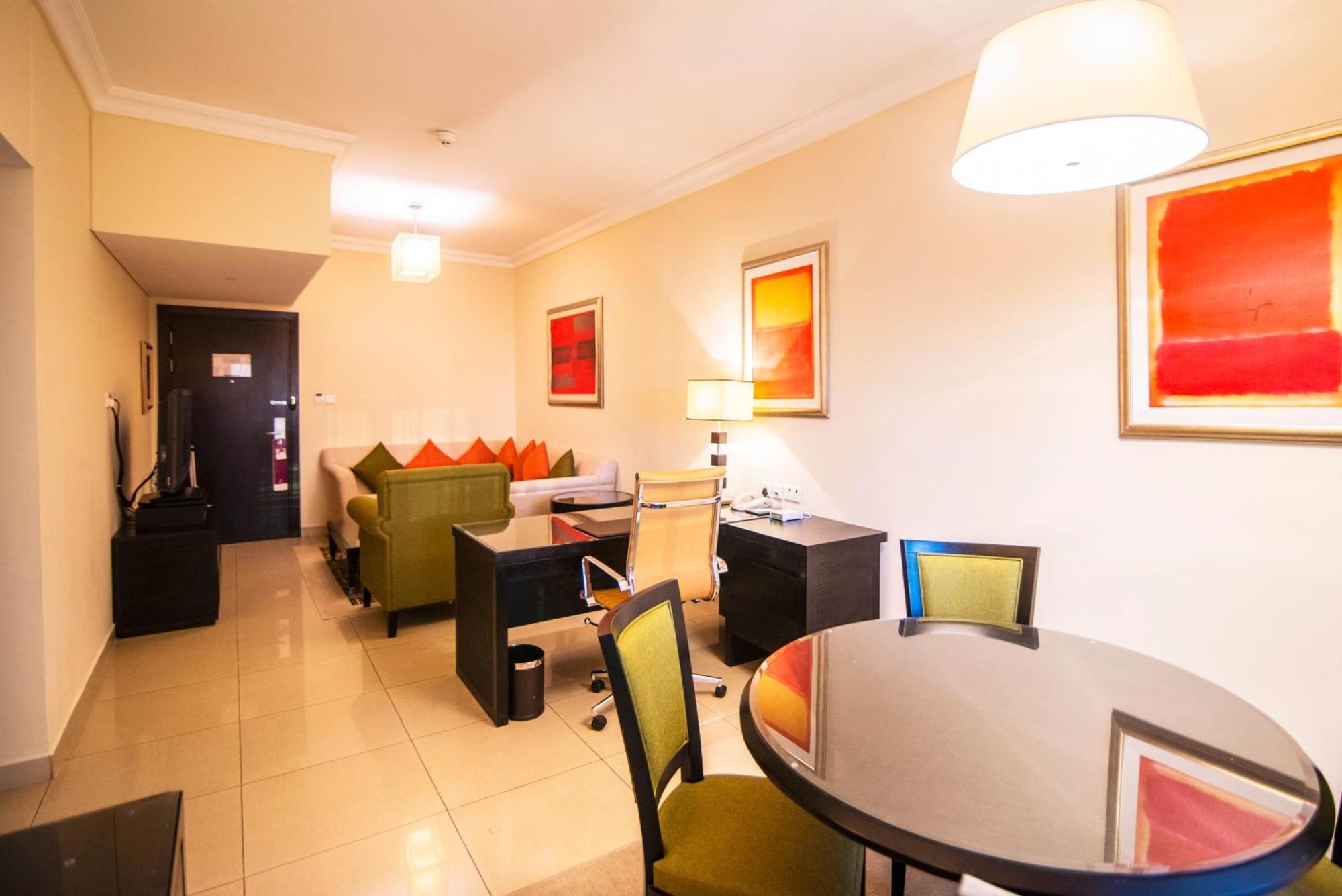 Mercure Barsha Heights And 4*