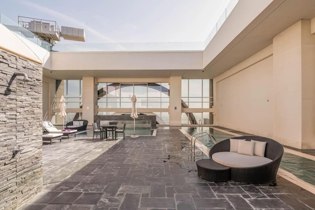 Luxury Retreat, & Sea Views, Metro Nearby *