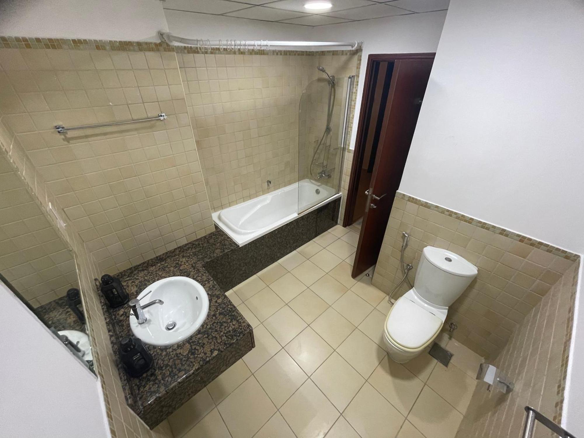 Seaview Beach Jbr - Walk To Beach - Gym - Pool - Metro Station Hostel Dubai