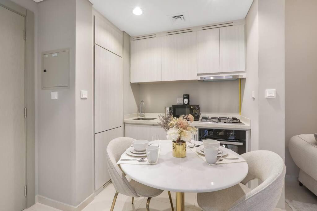 Casa de férias Luxury 1 Bedroom With Spectacular Burj And Canal Views Dubai