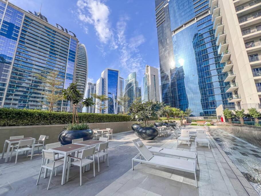 Luxury 1 Bedroom With Spectacular Burj And Canal Views Dubai