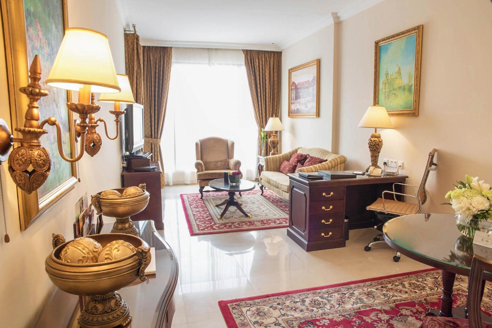 Mercure Barsha Heights And Otel Dubai