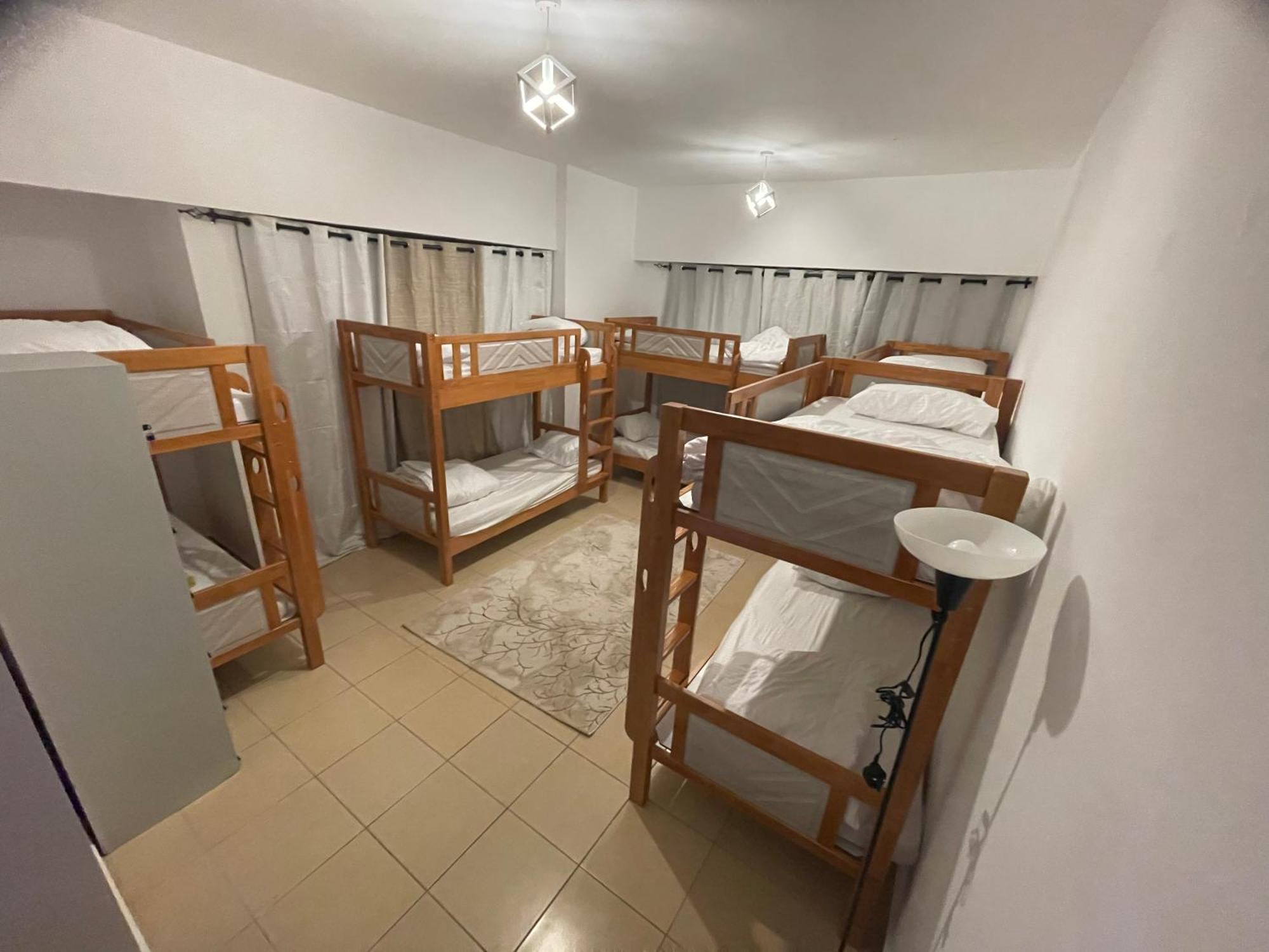 Seaview Beach Jbr - Walk To Beach - Gym - Pool - Metro Station Dubai