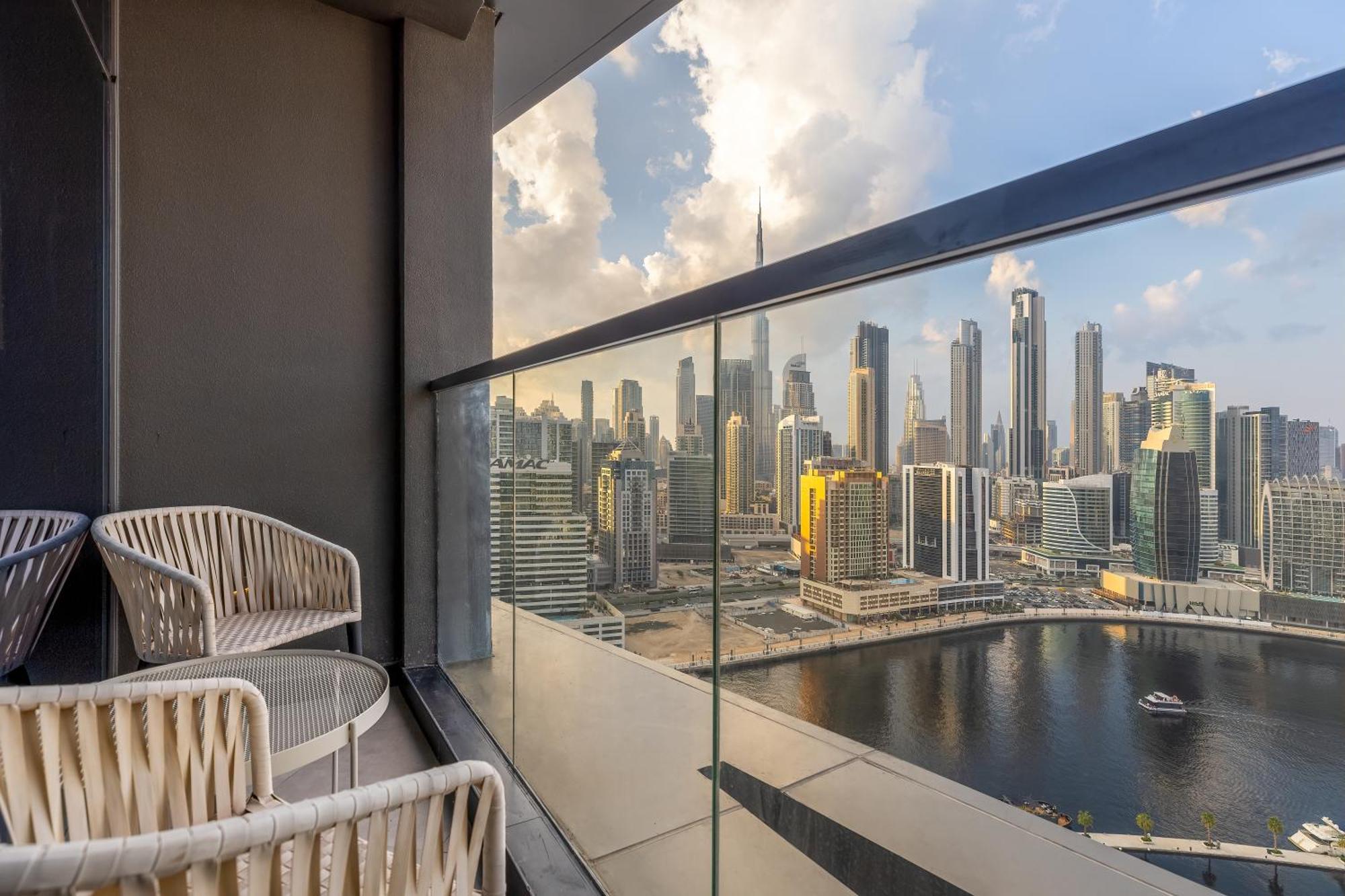 Waves Homes - 15 Northside, Tower 1, Two Bedroom Apartamento *