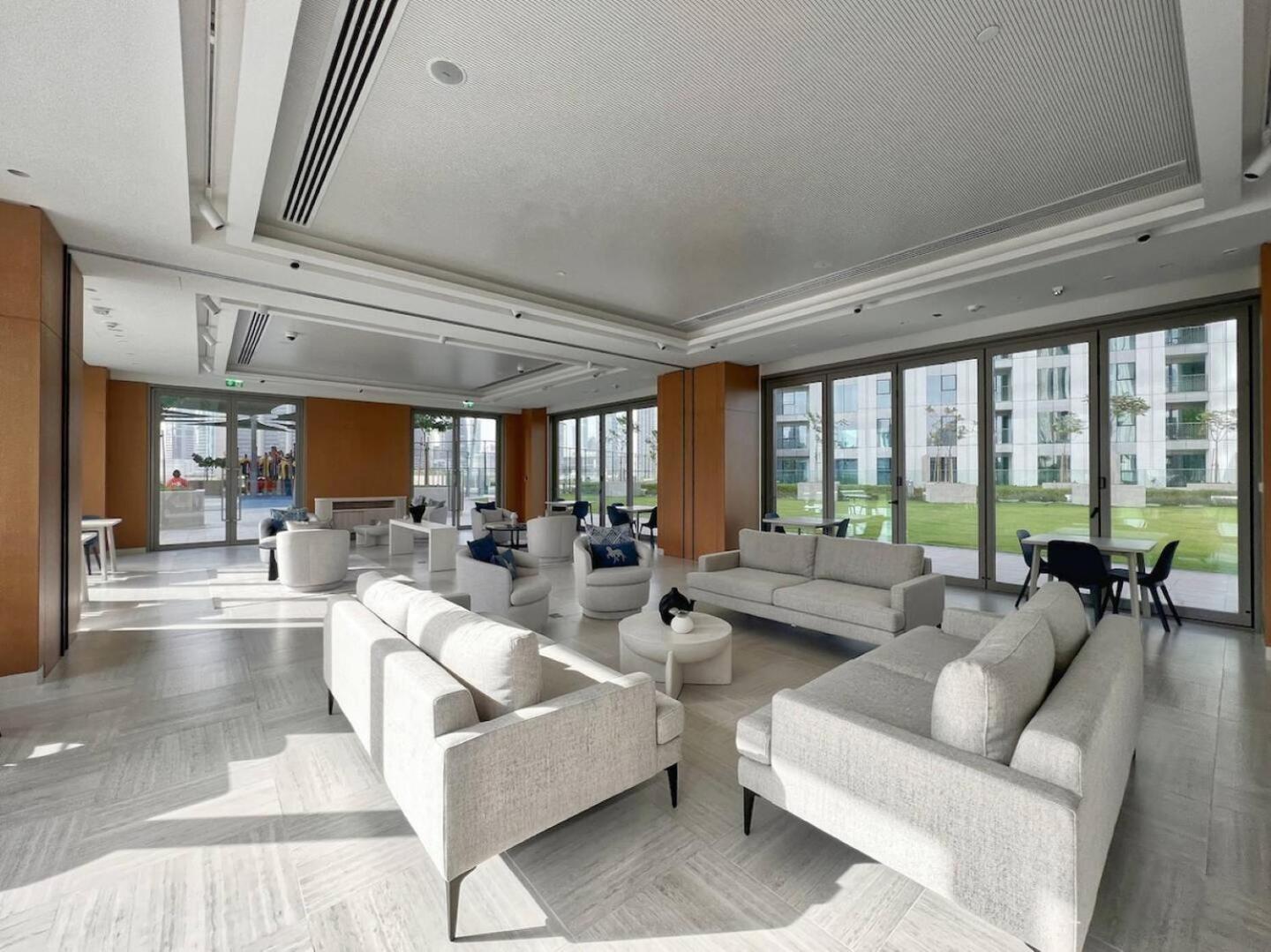 Super Luxury Elevated 2 Bedroom Full Burj Khalifa View * Dubai