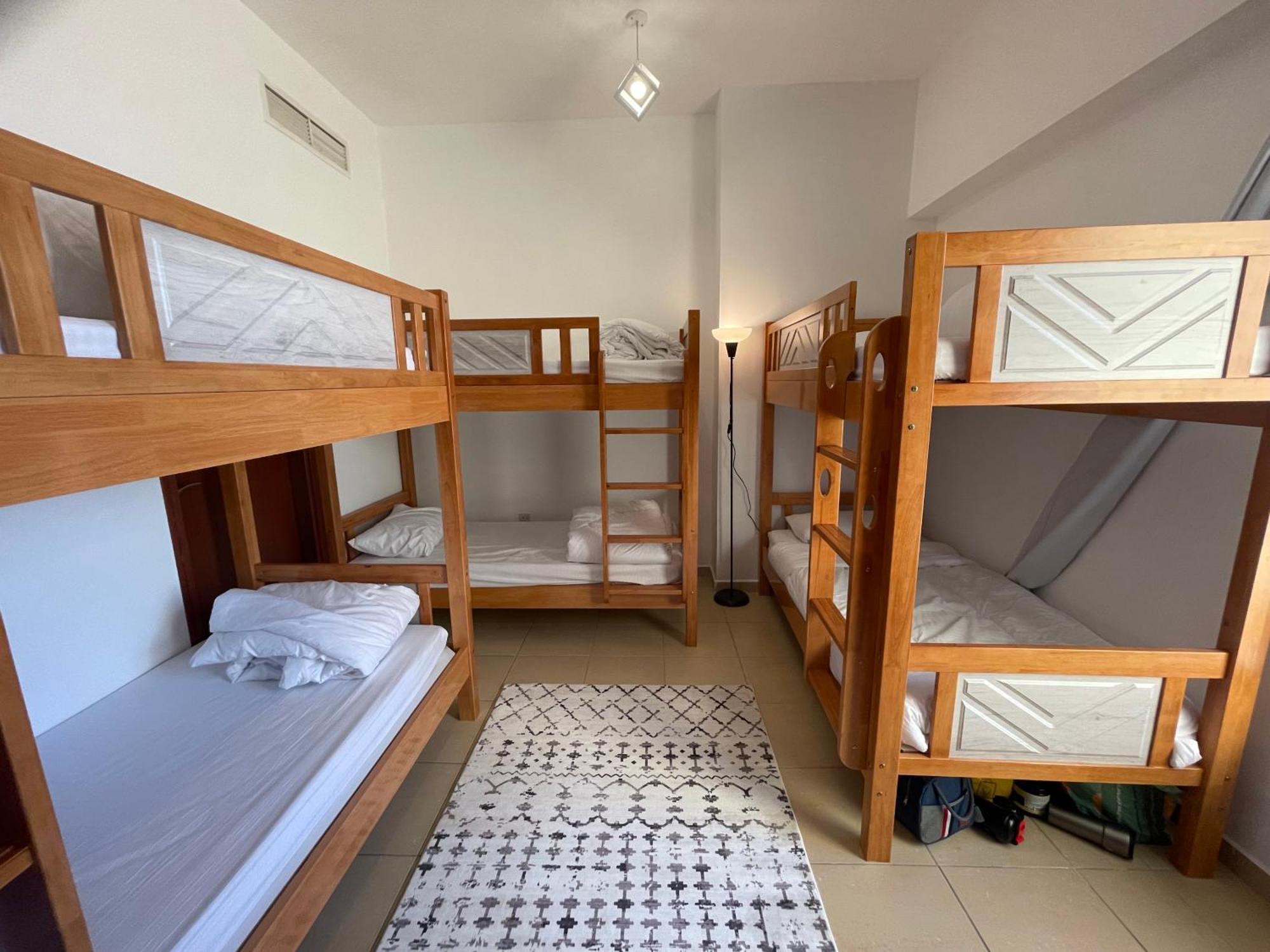 Seaview Beach Jbr - Walk To Beach - Gym - Pool - Metro Station Hostel Dubai