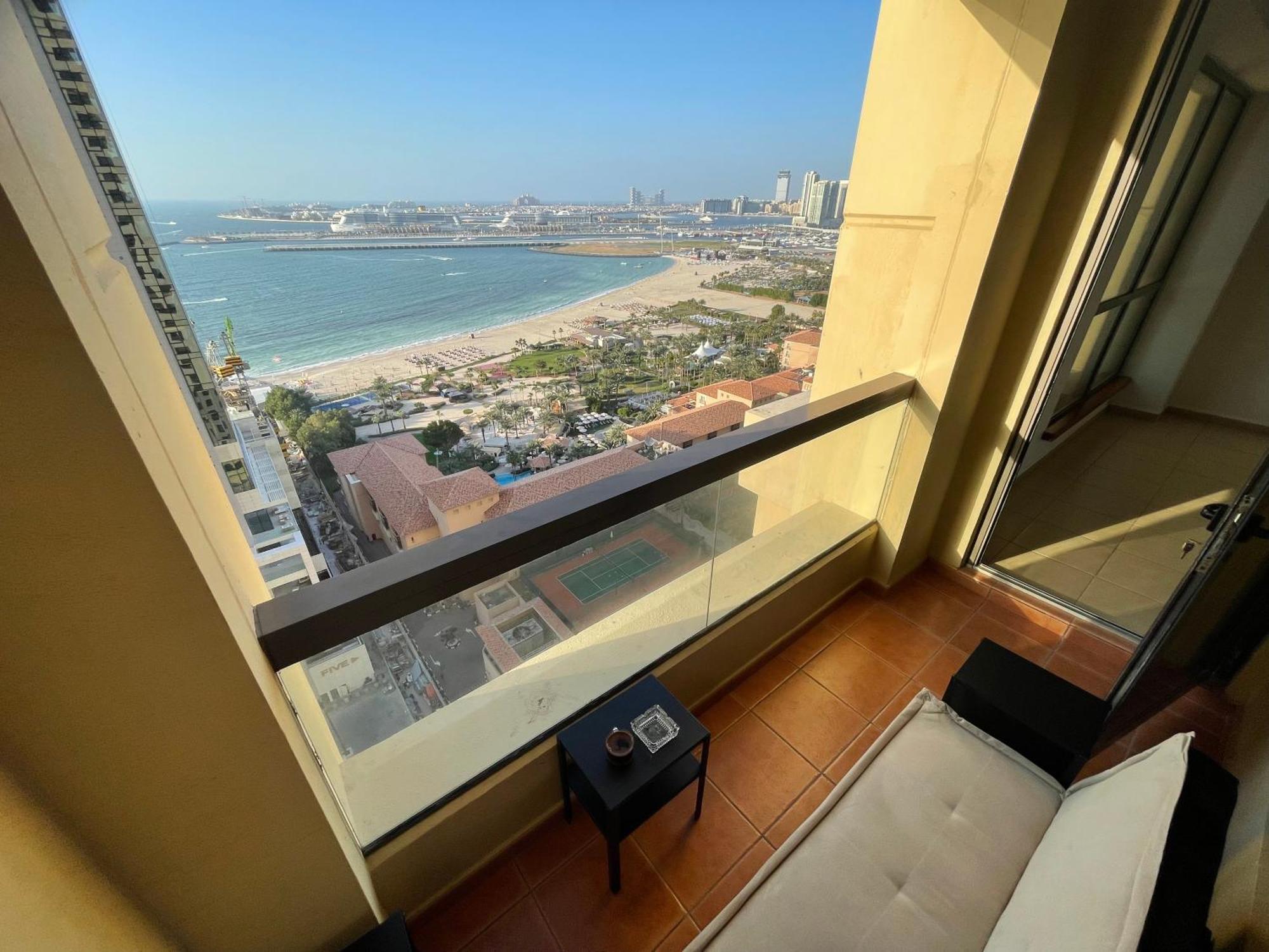Seaview Beach Jbr - Walk To Beach - Gym - Pool - Metro Station Hostel Dubai