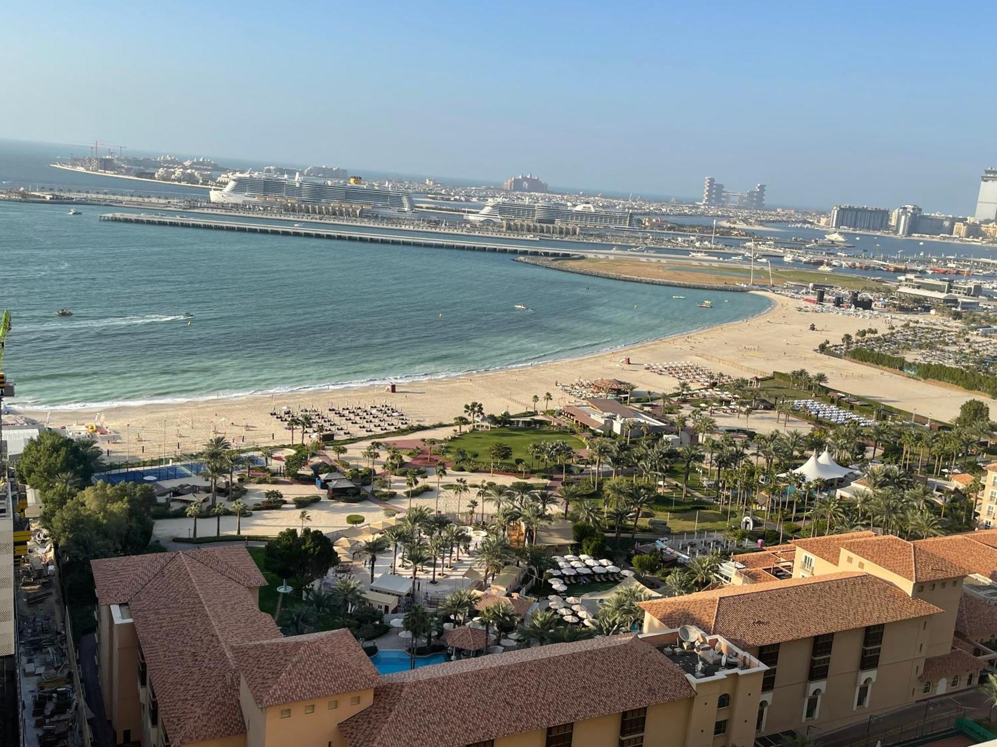 Hostel Seaview Beach Jbr - Walk To Beach - Gym - Pool - Metro Station Dubai