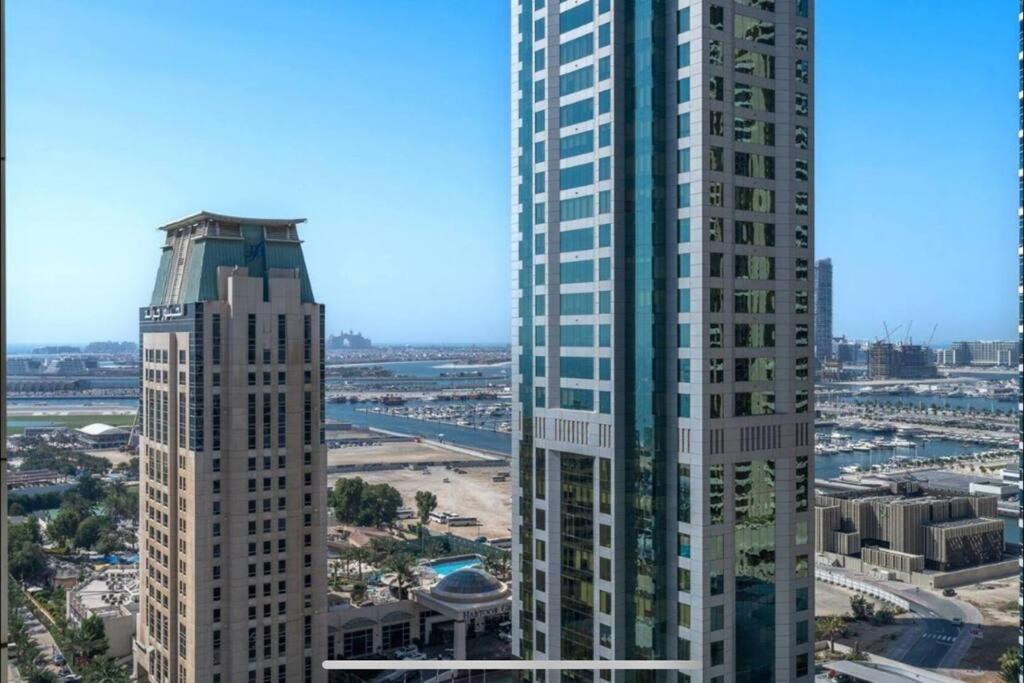Nr Beach/2 Bed Upgraded/terrace *