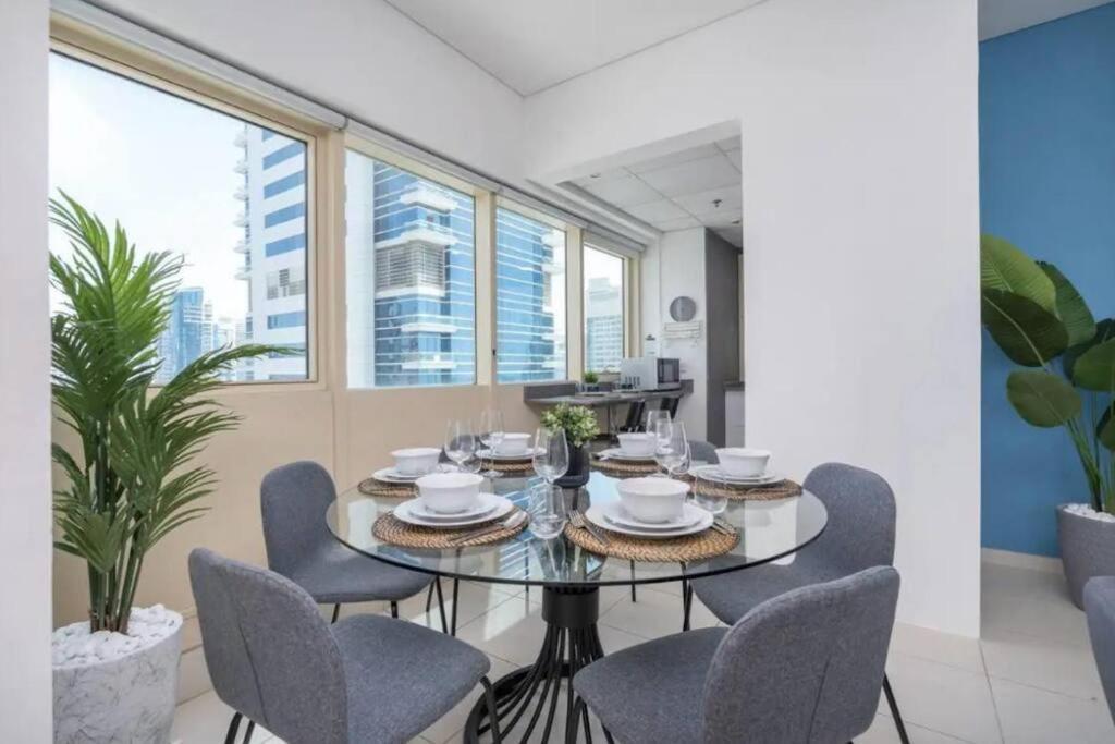 Apartment Nr Beach/2 Bed Upgraded/terrace *