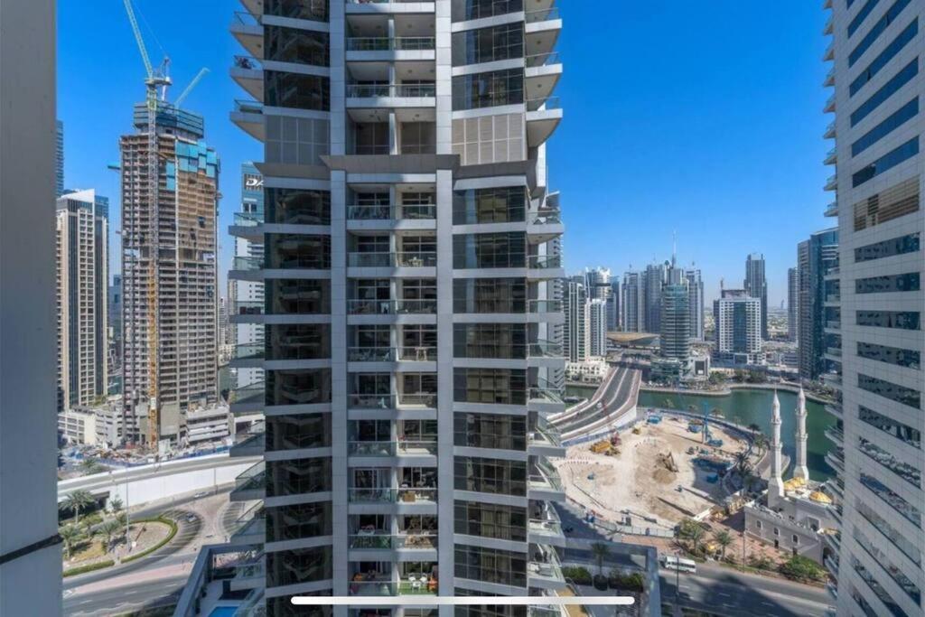 Apartment Nr Beach/2 Bed Upgraded/terrace *