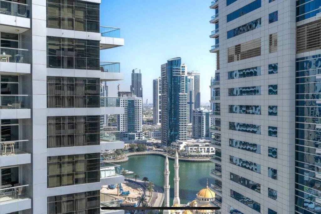 Nr Beach/2 Bed Upgraded/terrace Apartment *