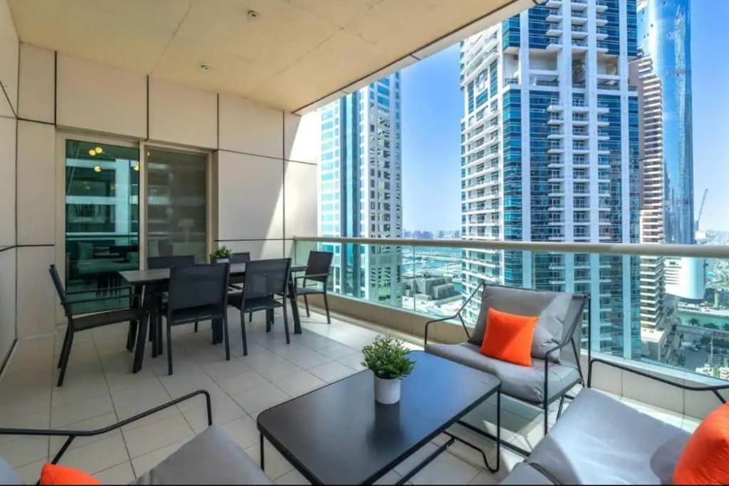 Nr Beach/2 Bed Upgraded/terrace