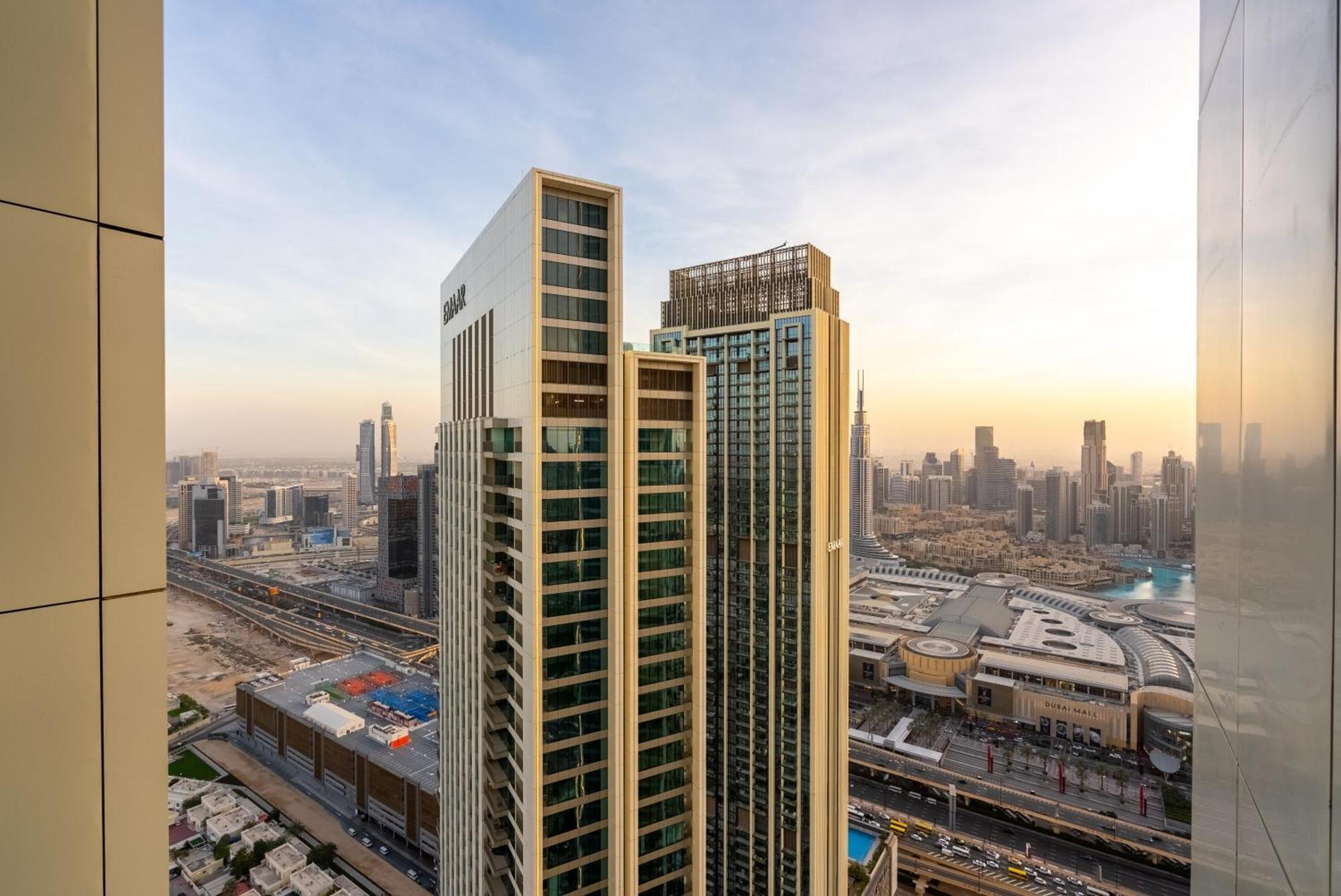 Super Luxury Elevated 2 Bedroom Full Burj Khalifa View Dubai