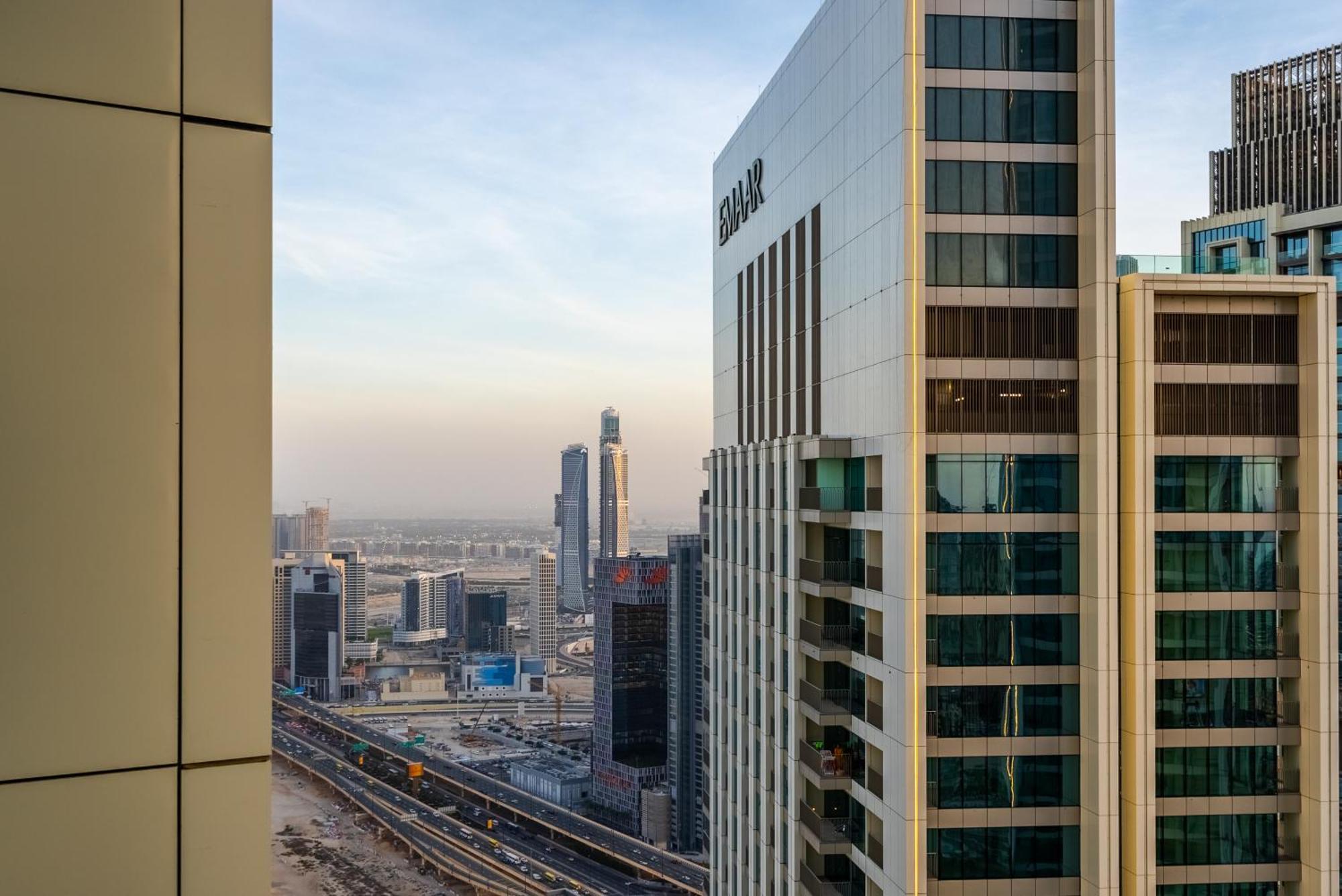 Super Luxury Elevated 2 Bedroom Full Burj Khalifa View Apartment *