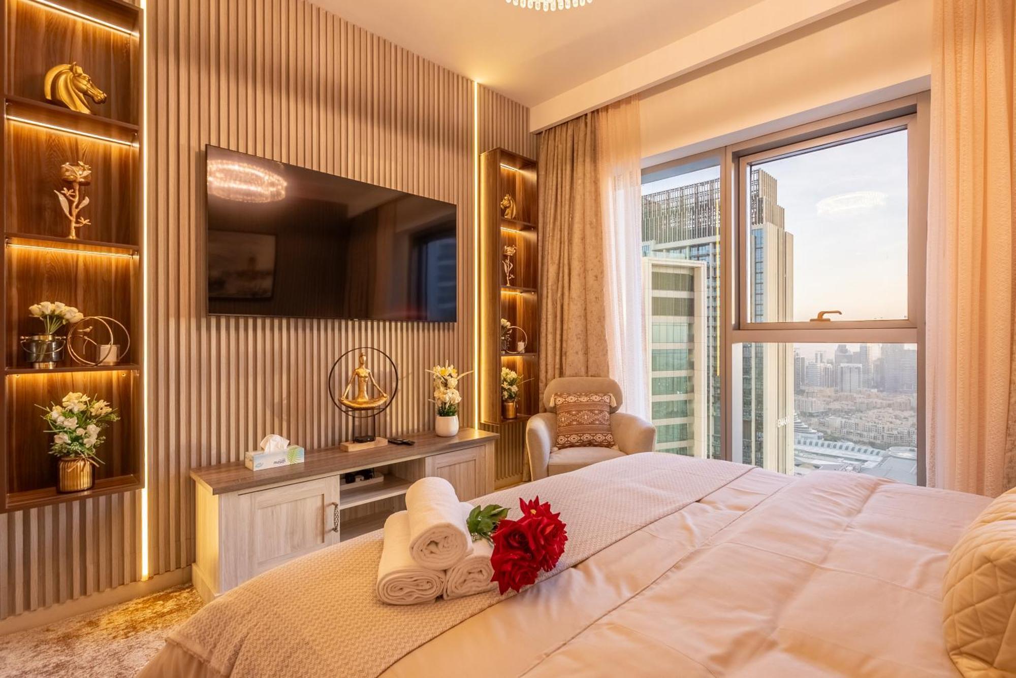 Super Luxury Elevated 2 Bedroom Full Burj Khalifa View Apartment