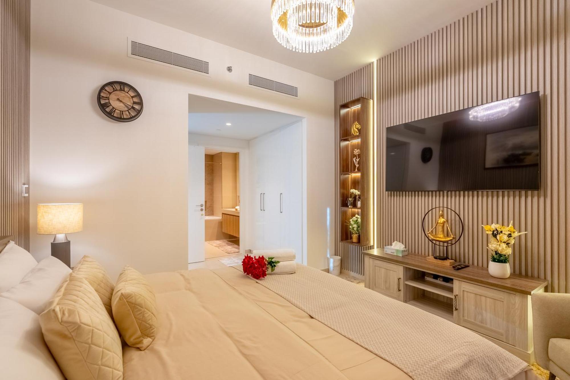 Super Luxury Elevated 2 Bedroom Full Burj Khalifa View Dubai