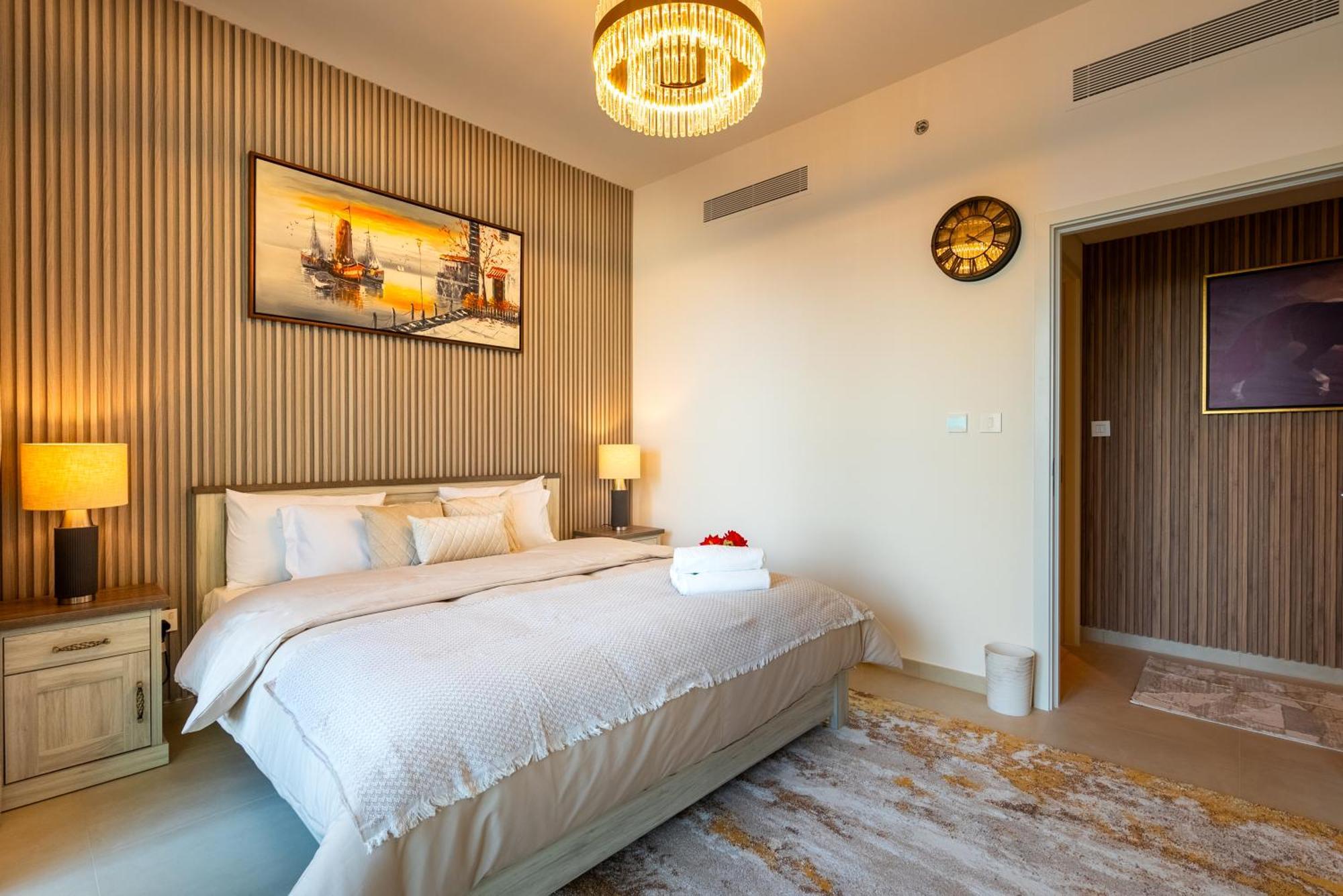 Super Luxury Elevated 2 Bedroom Full Burj Khalifa View Apartment