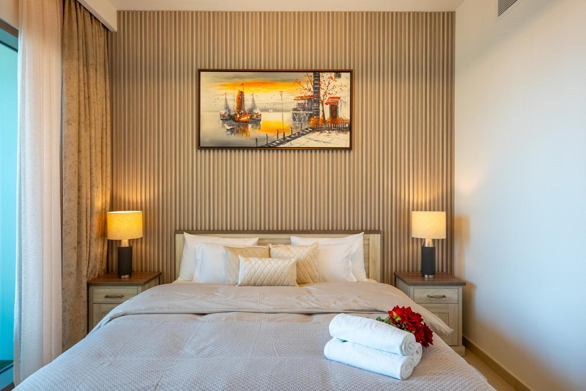 Super Luxury Elevated 2 Bedroom Full Burj Khalifa View *