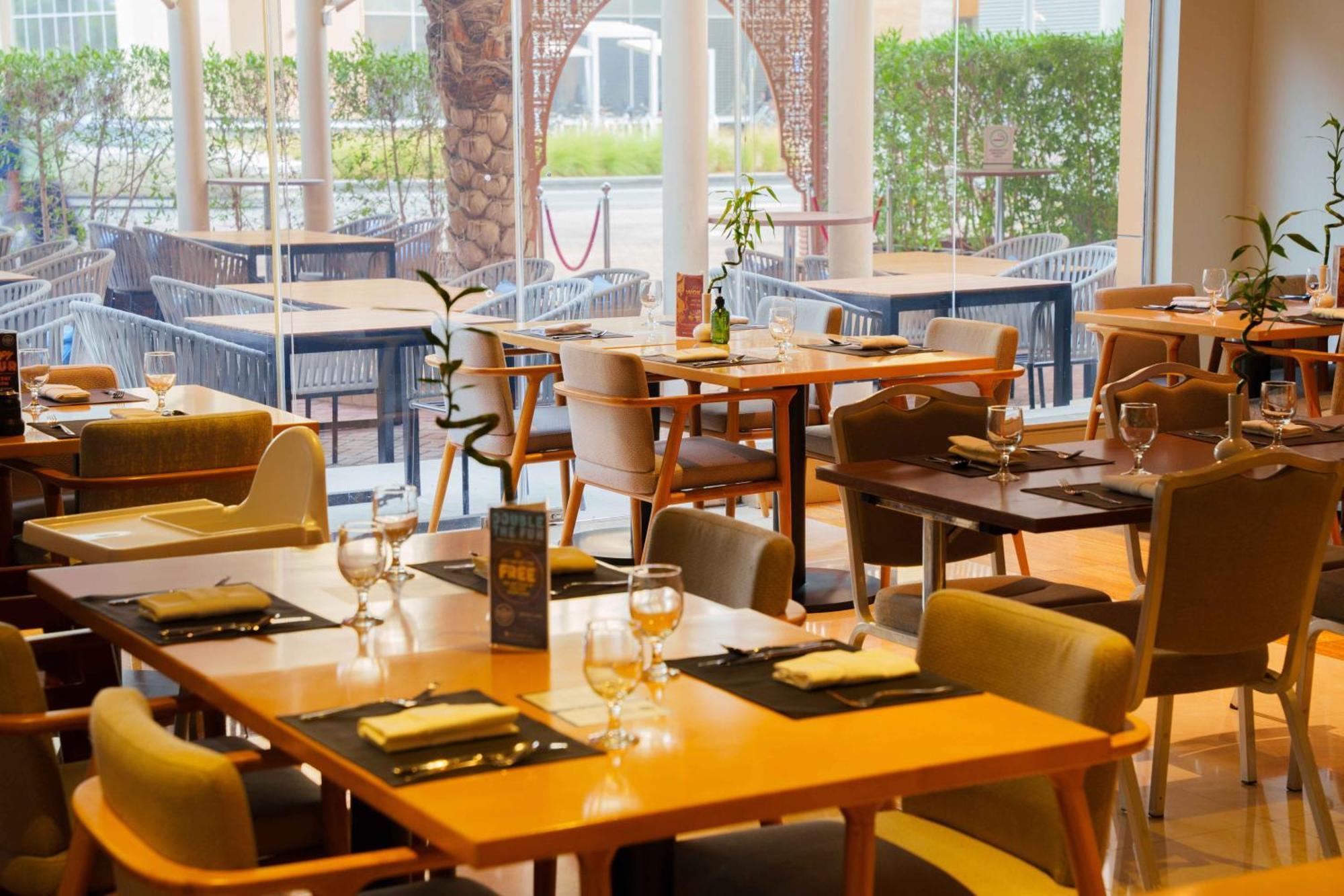 Otel Mercure Barsha Heights And 4*