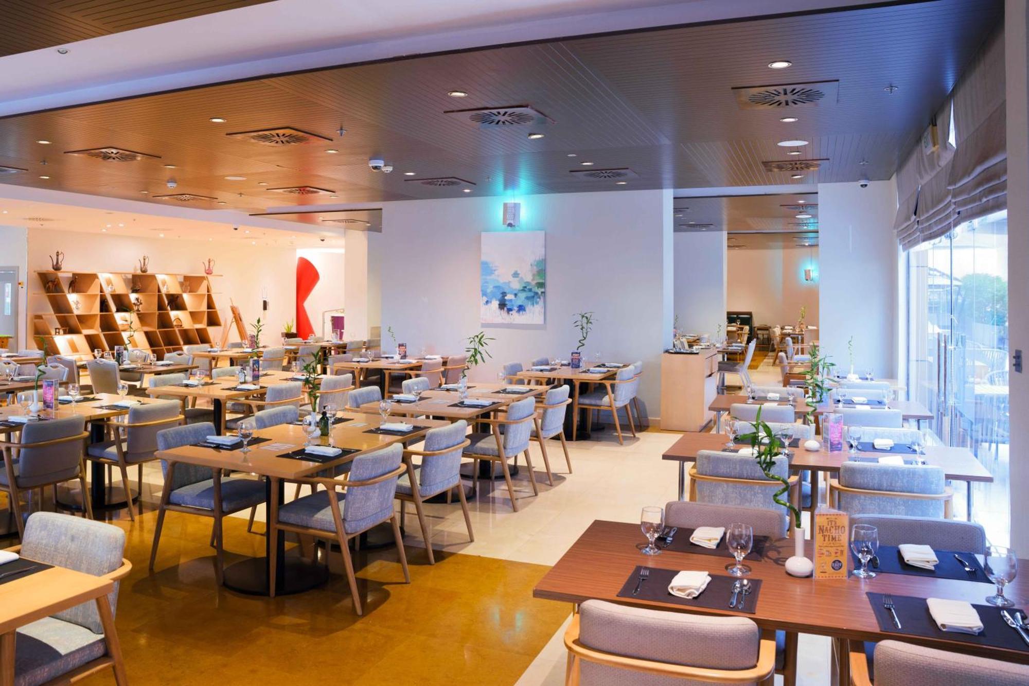 Otel Mercure Barsha Heights And