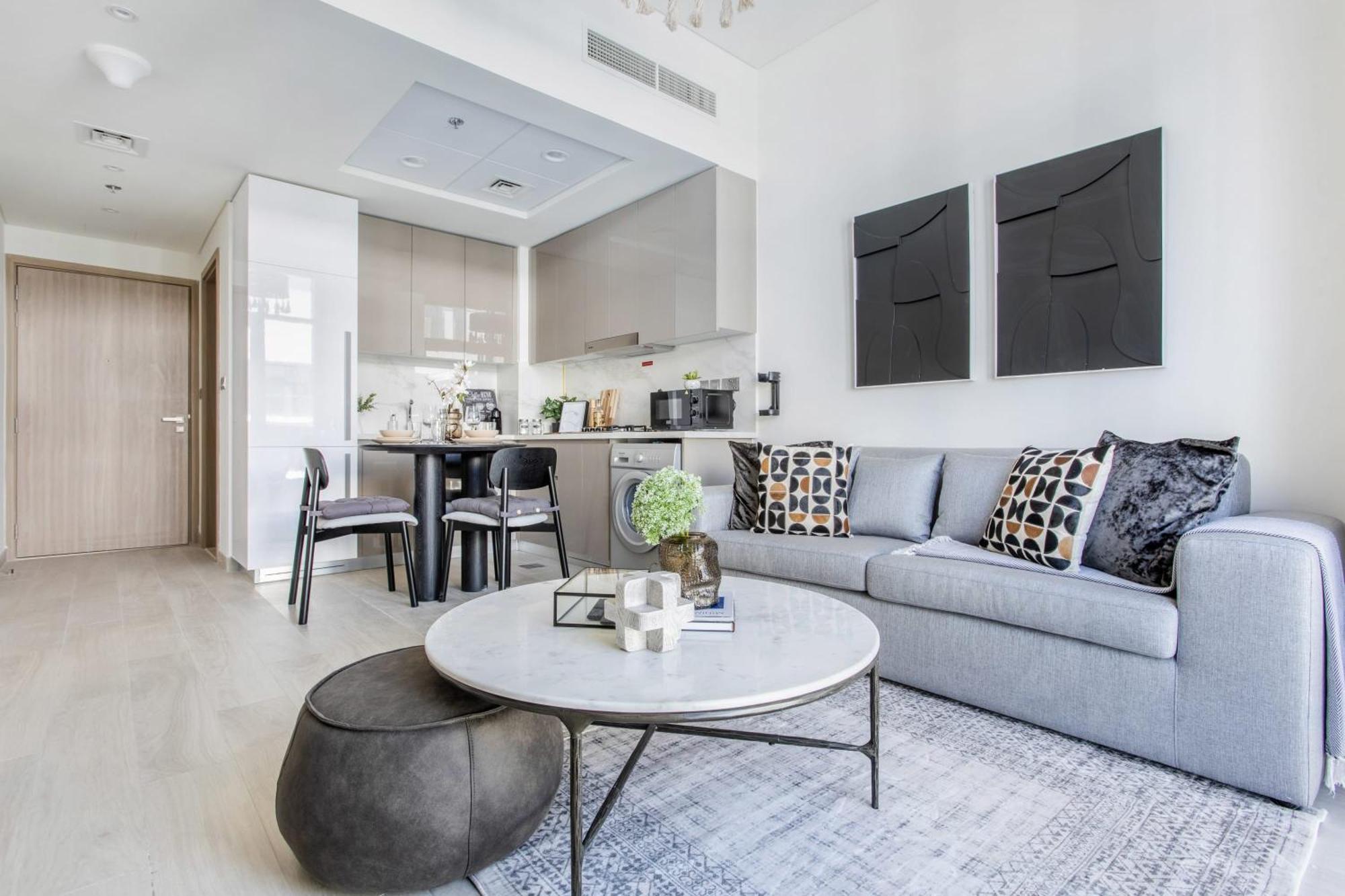 Frank Porter - Riviera 27 Apartment