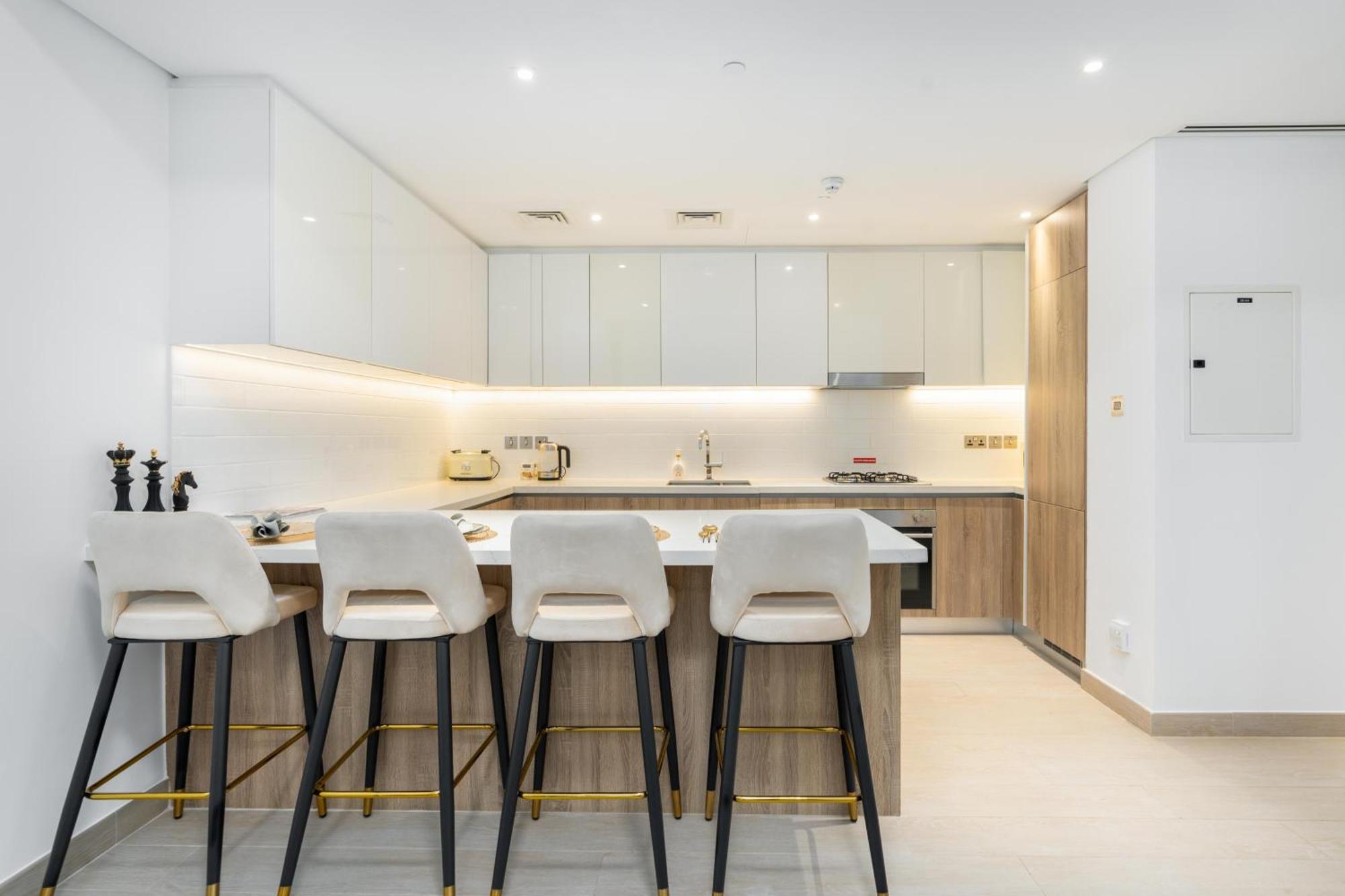 Liv - Luxury 2br - Marina View - Marina Walk Daire Dubai