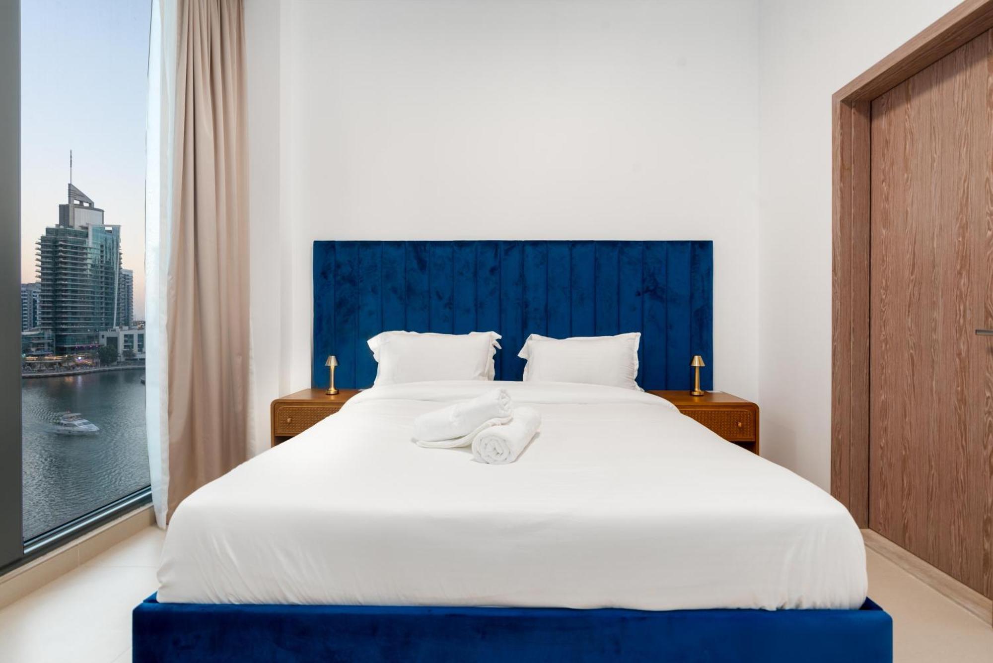 Liv - Luxury 2br - Marina View - Marina Walk Daire Dubai