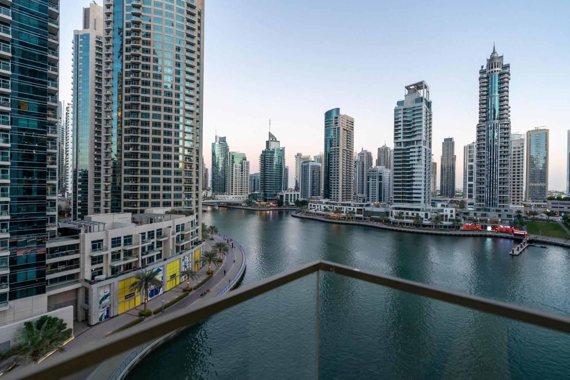 Liv - Luxury 2br - Marina View - Marina Walk Daire