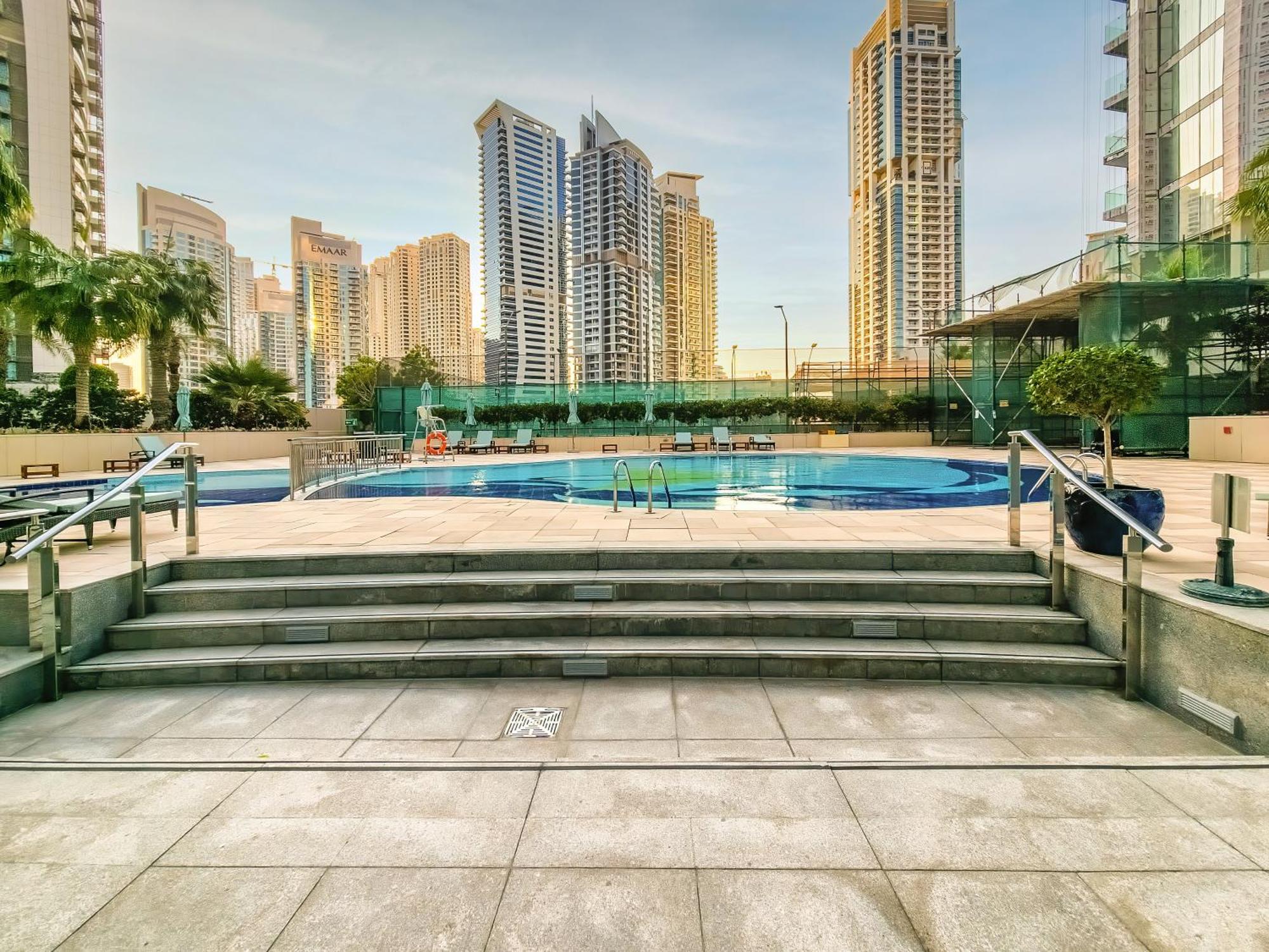 Stunning Marina View In Marina *