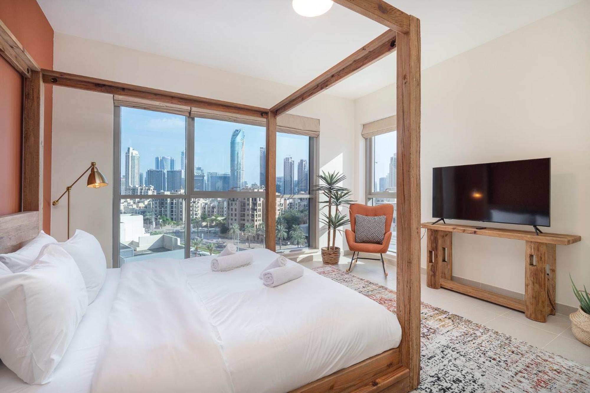 Cosy & Spacious 2 Bedroom L Magical Boulevard View L By Burj & Mall I Pool I Gym I Family Friendly Dubai