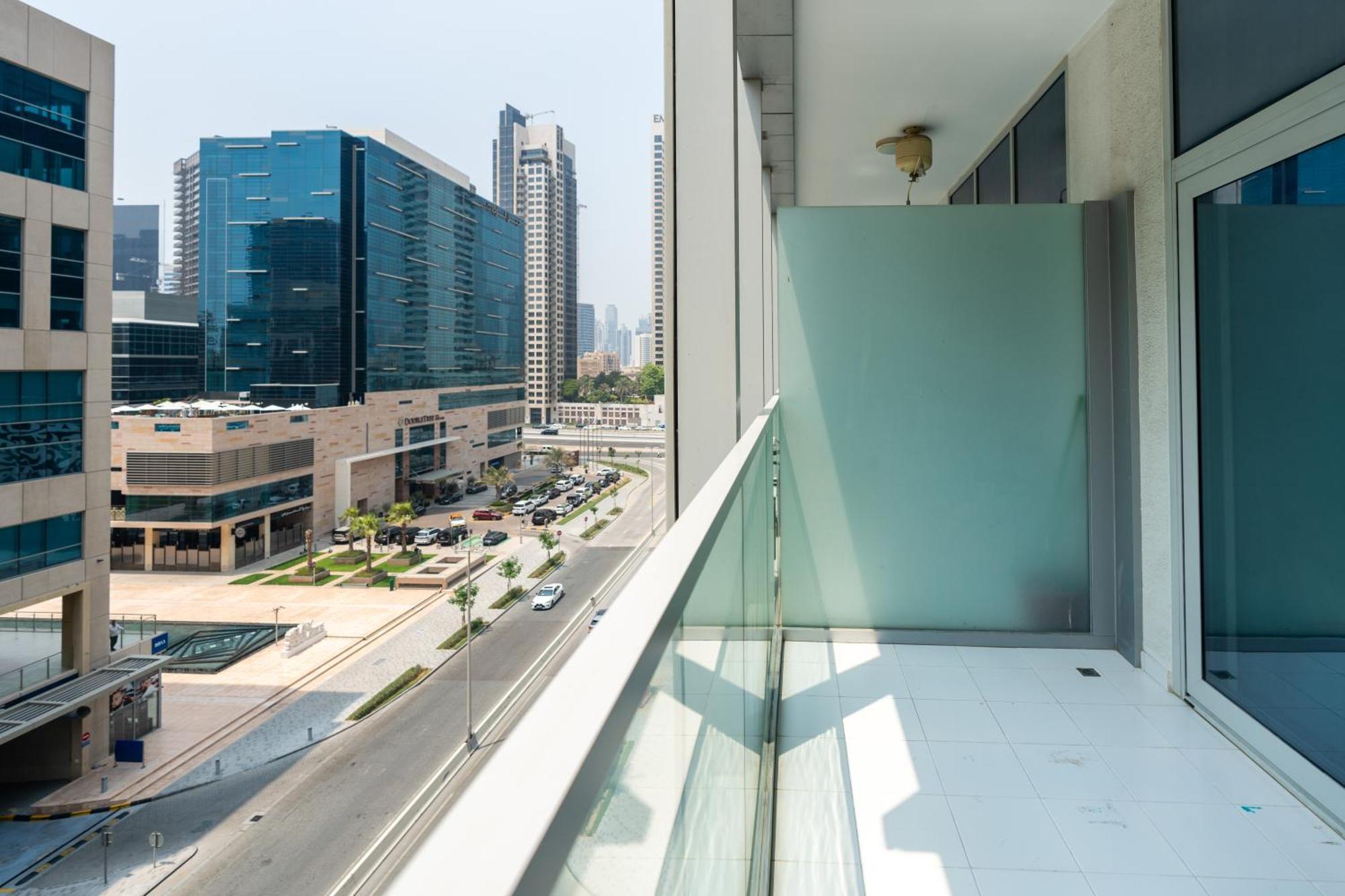 Apartment Simply Comfort In Damac Majestine
