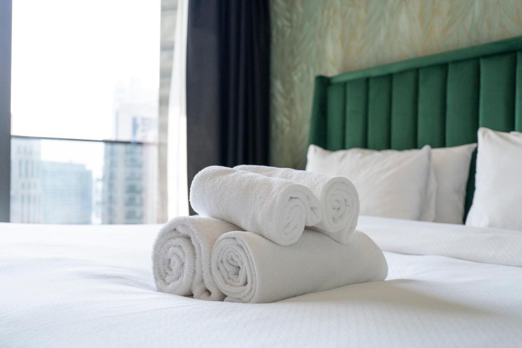 Chic Luxe 2br I High Floor L By Burj Khalifa & Mall I Pool L Gym