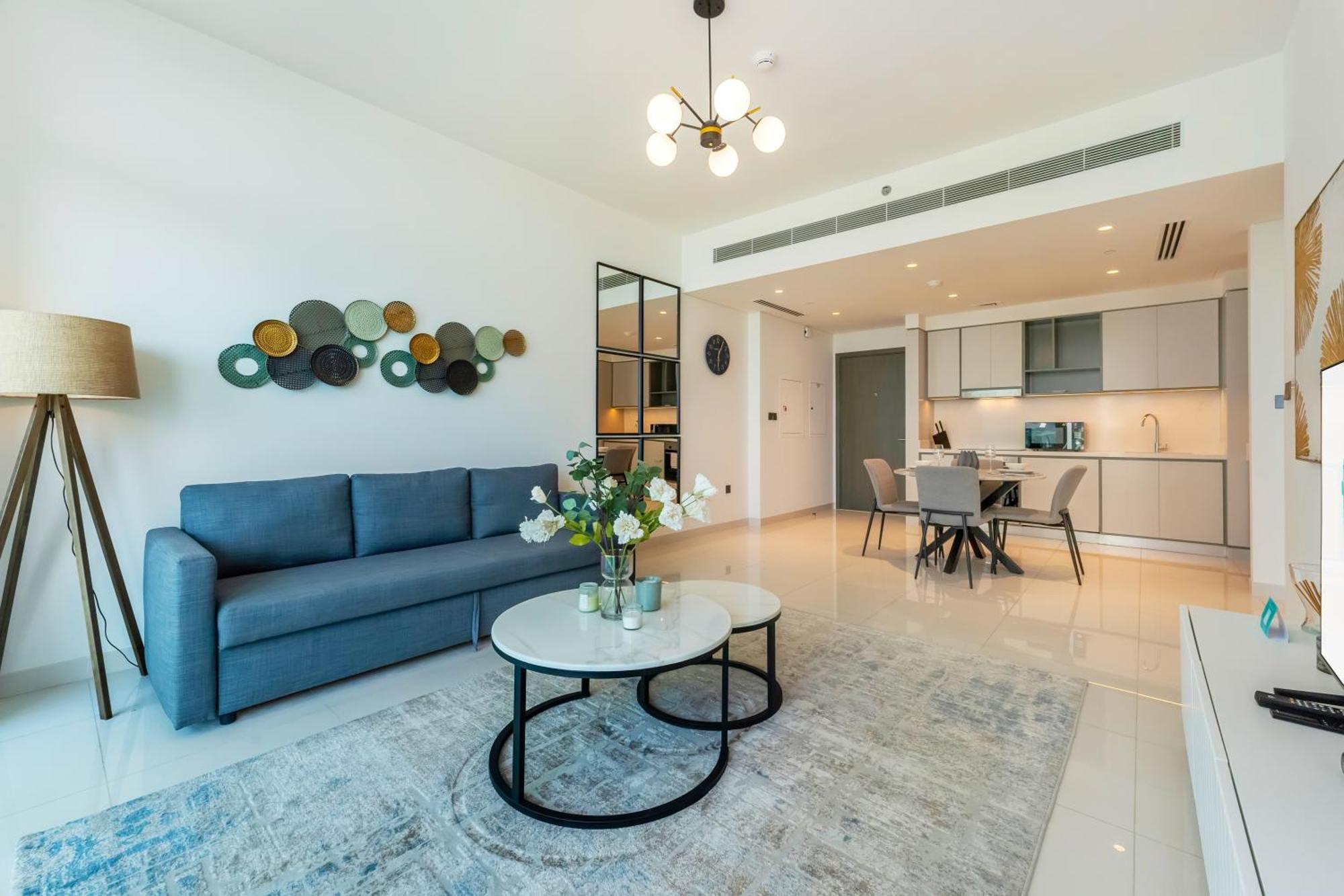 Apartment Fam Living - Beachfront Getaway In Emaar Beachfront - Private Access And Luxury Amenities *