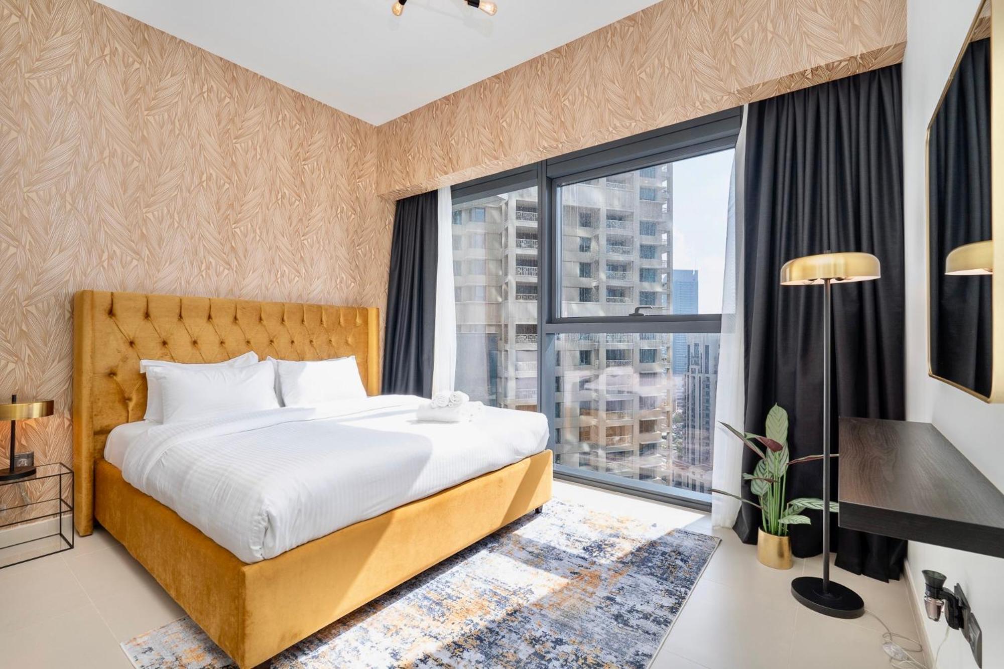 Chic Luxe 2br I High Floor L By Burj Khalifa & Mall I Pool L Gym Apartment