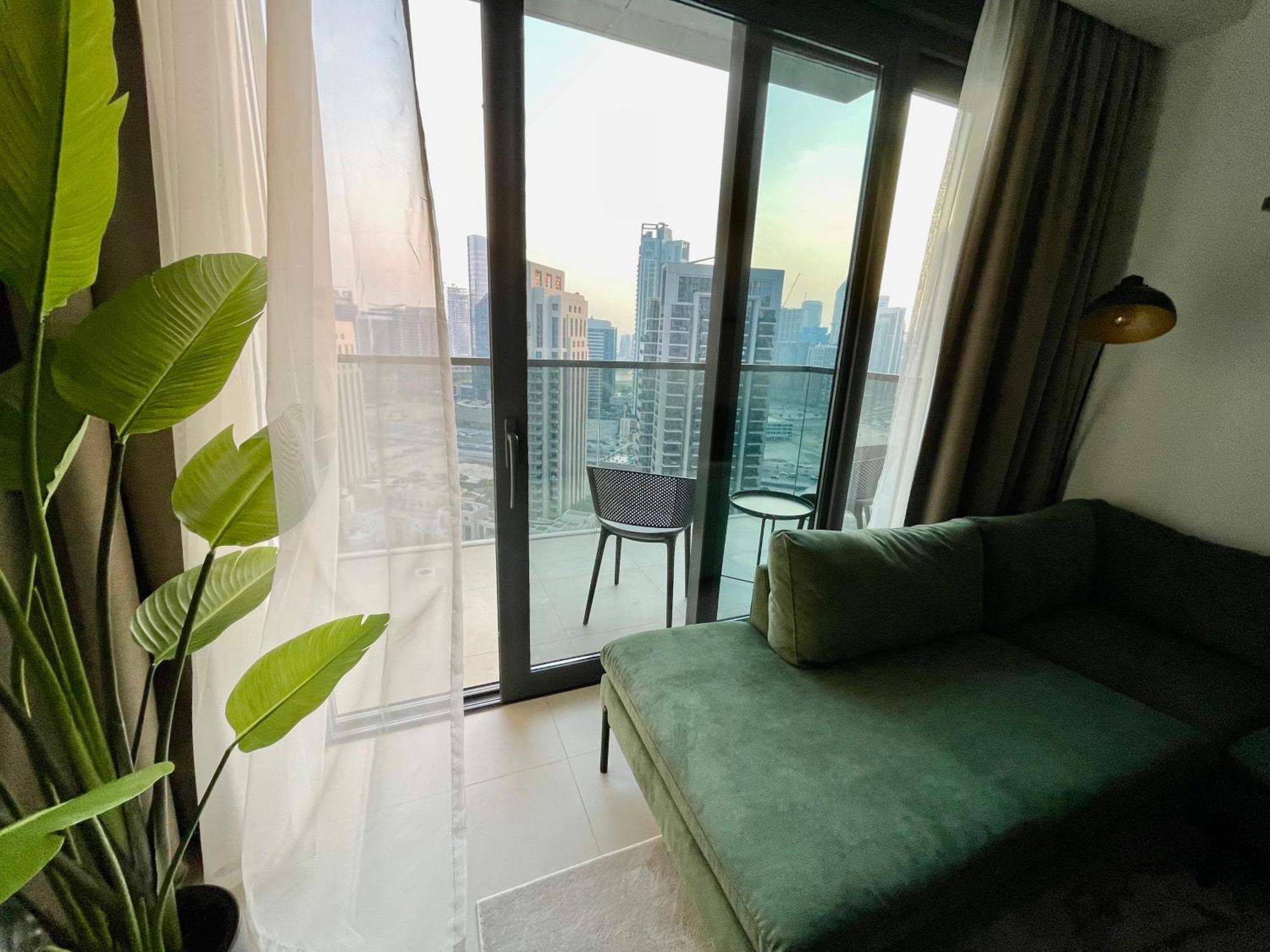 Apartment Chic Luxe 2br I High Floor L By Burj Khalifa & Mall I Pool L Gym Dubai
