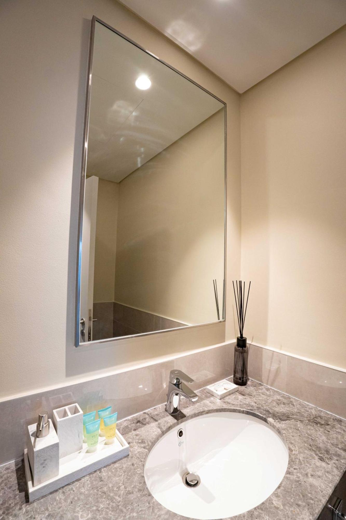Daire Veluxa - Luxe 2bed In Downtown! Dubai