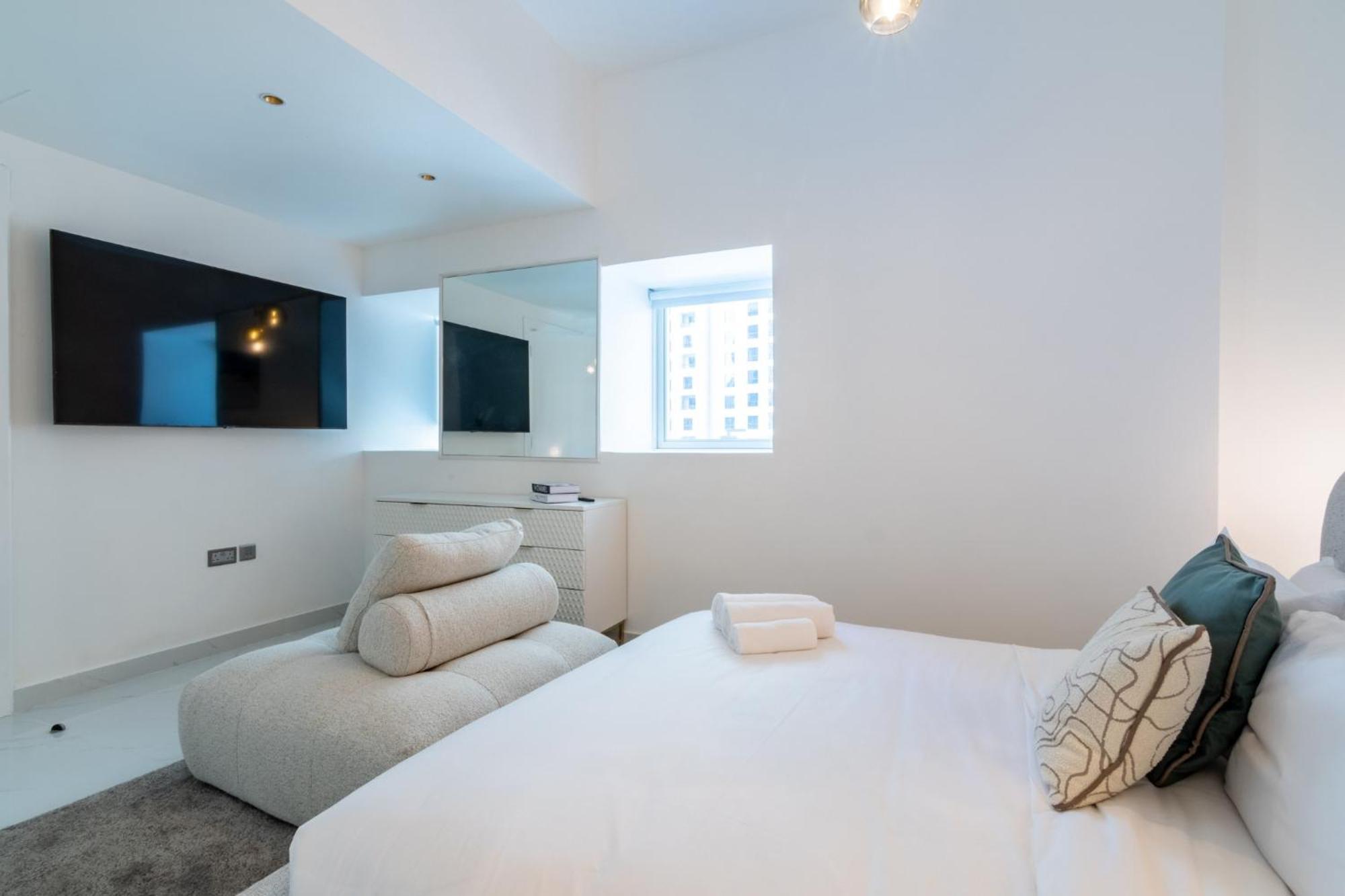 Luxury Private Jacuzzi Marina Dubai