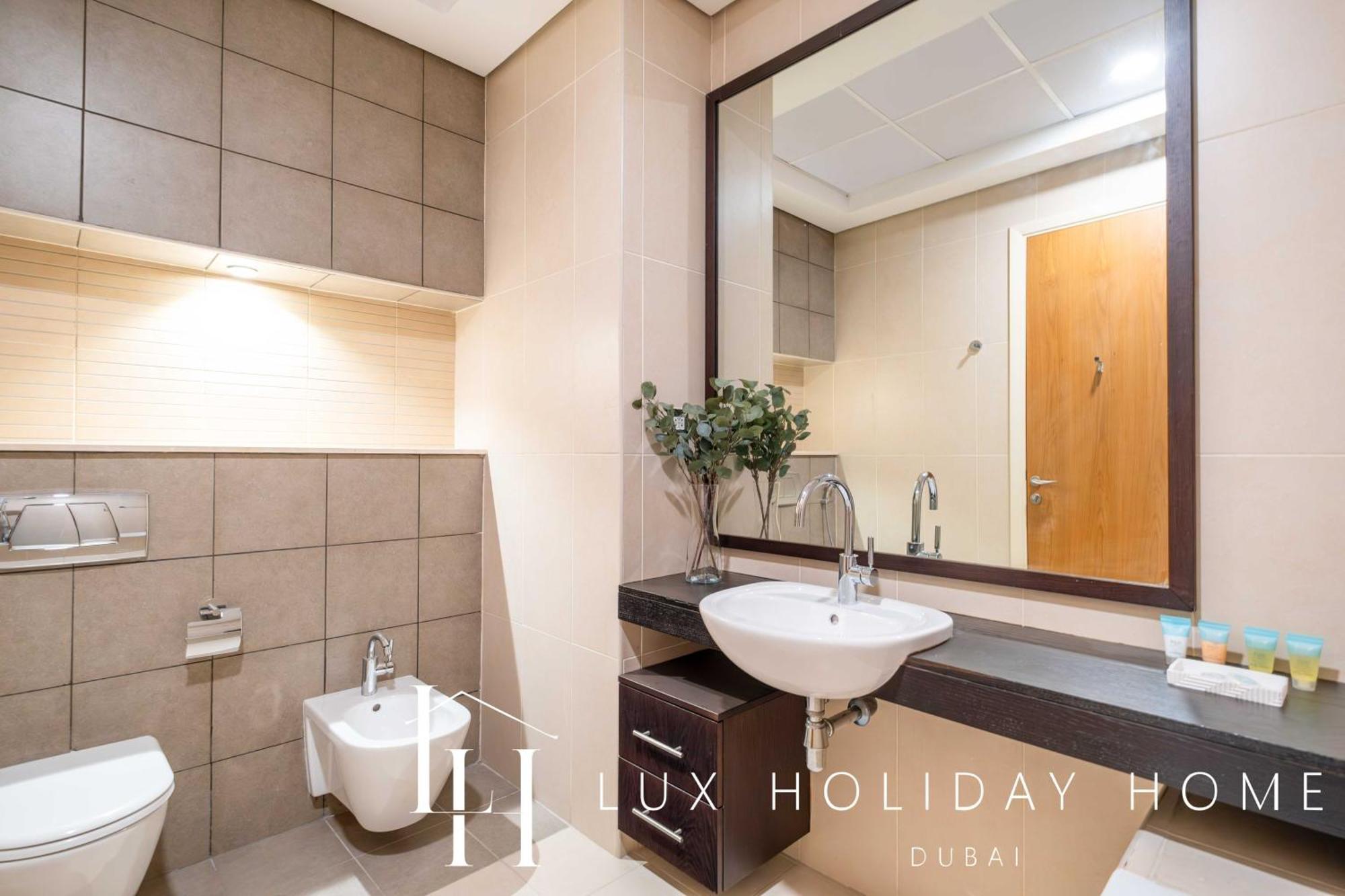 Lux The Palm Burj View Apartment
