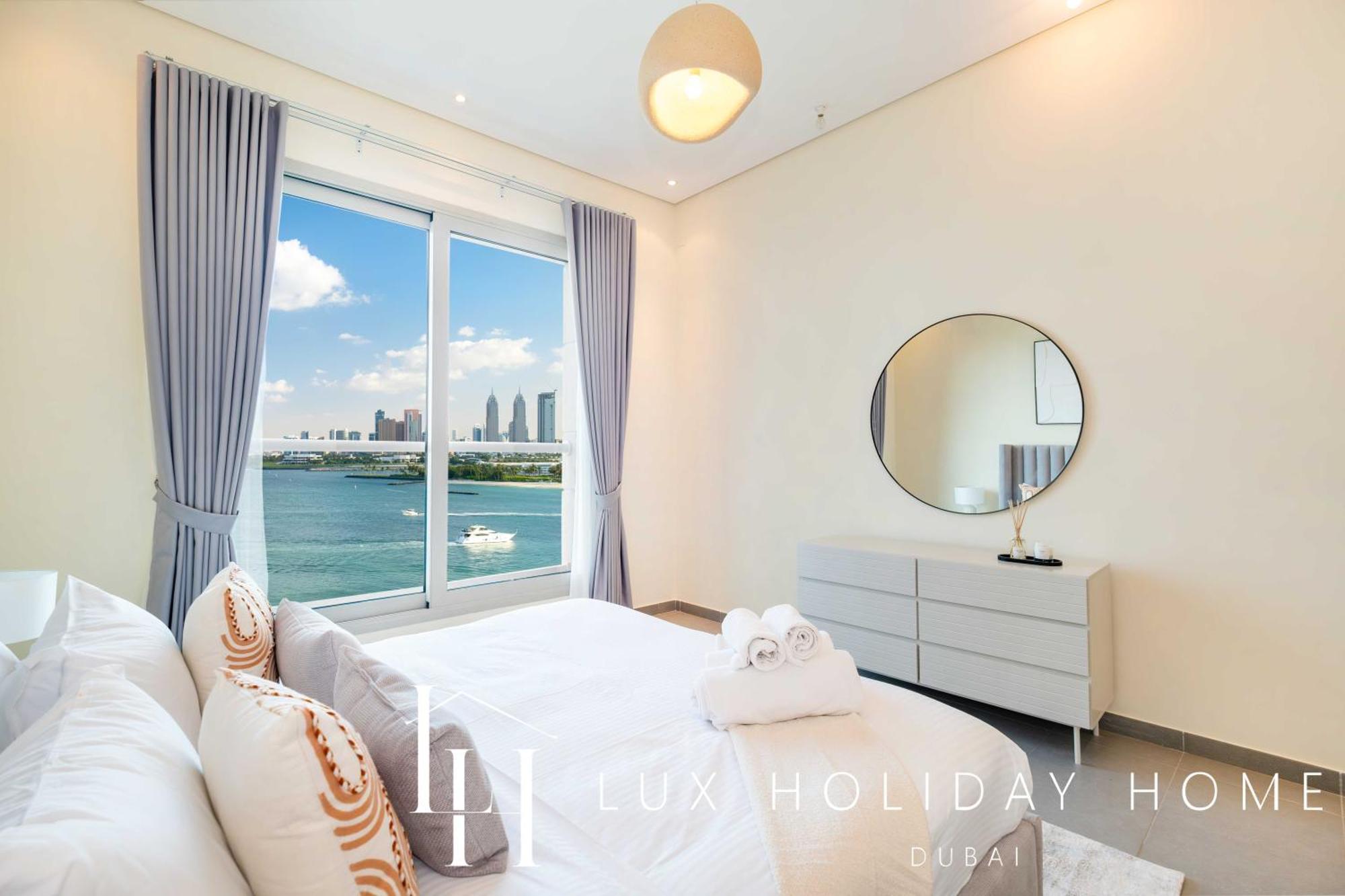 Lux The Palm Burj View