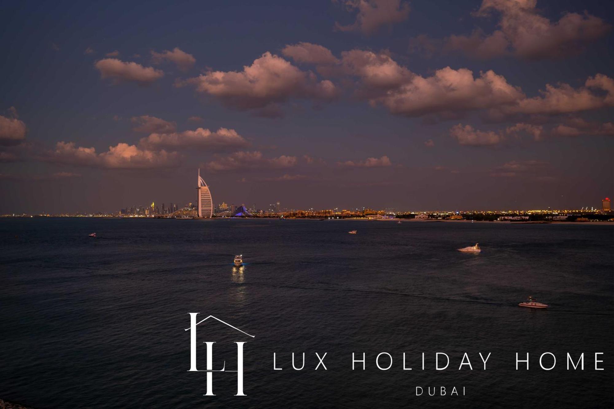 Lux The Palm Burj View Apartment *