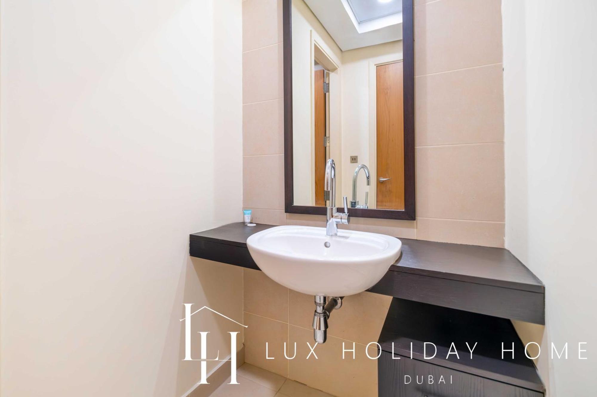 Lux The Palm Burj View Apartment