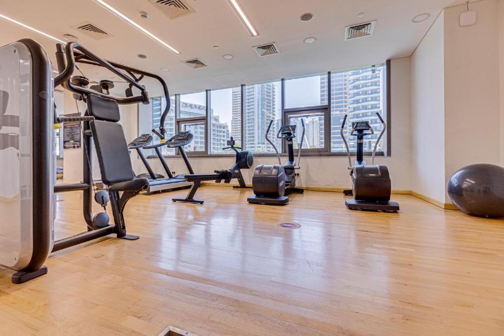 Fancy Studio In Sparkle Tower * Dubai