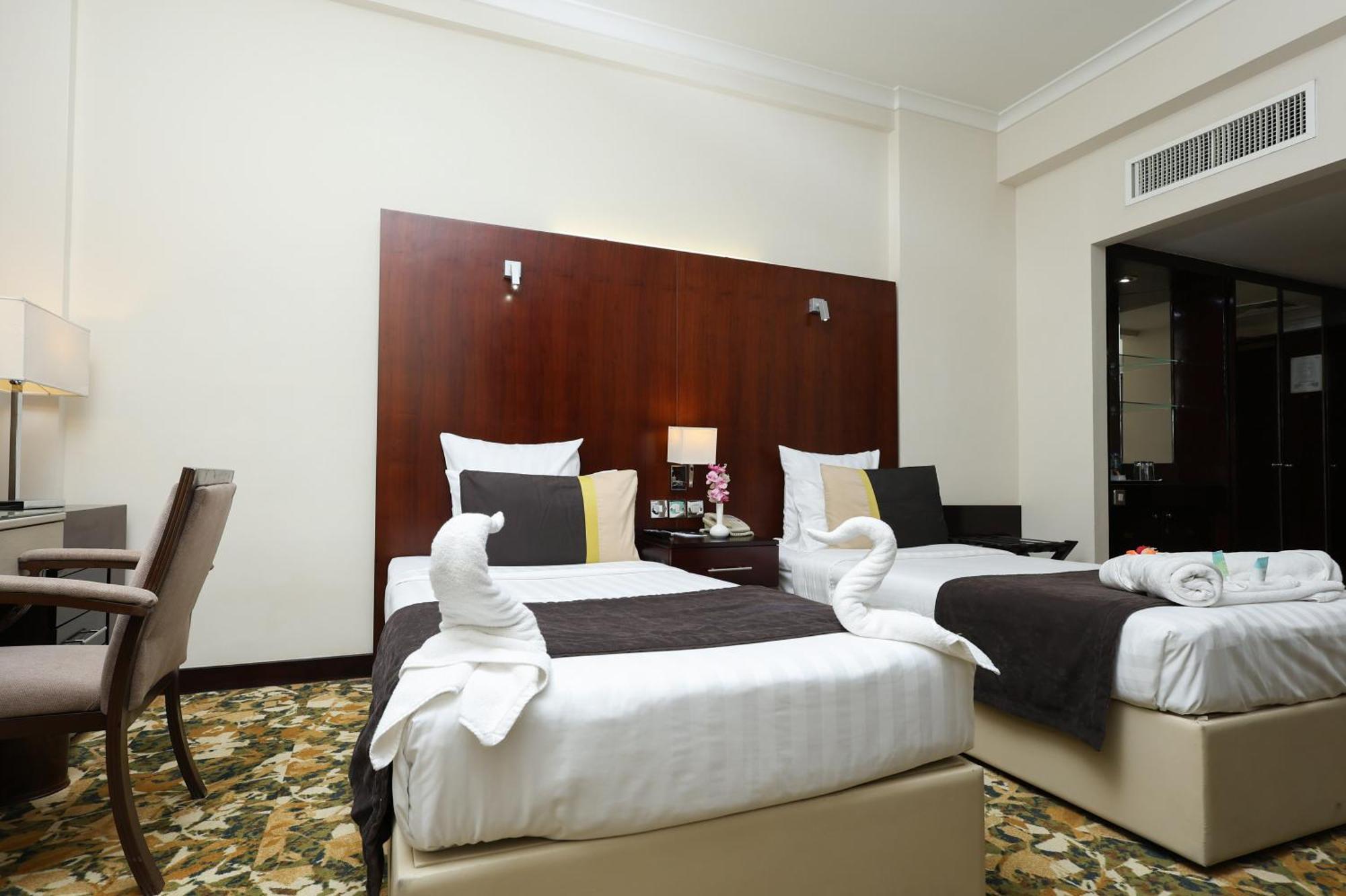 Otel Aavri 4*