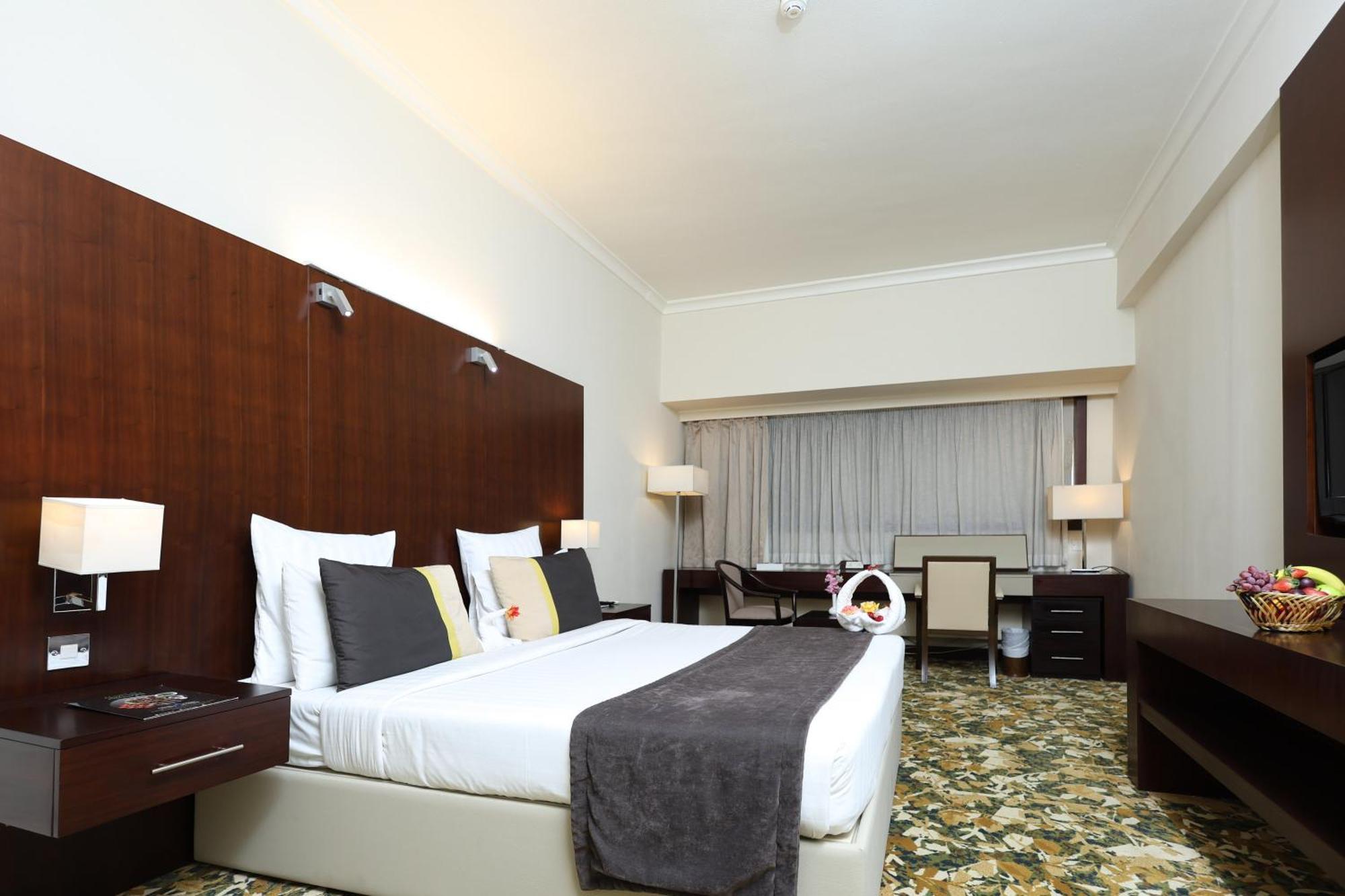 Otel Aavri 4*