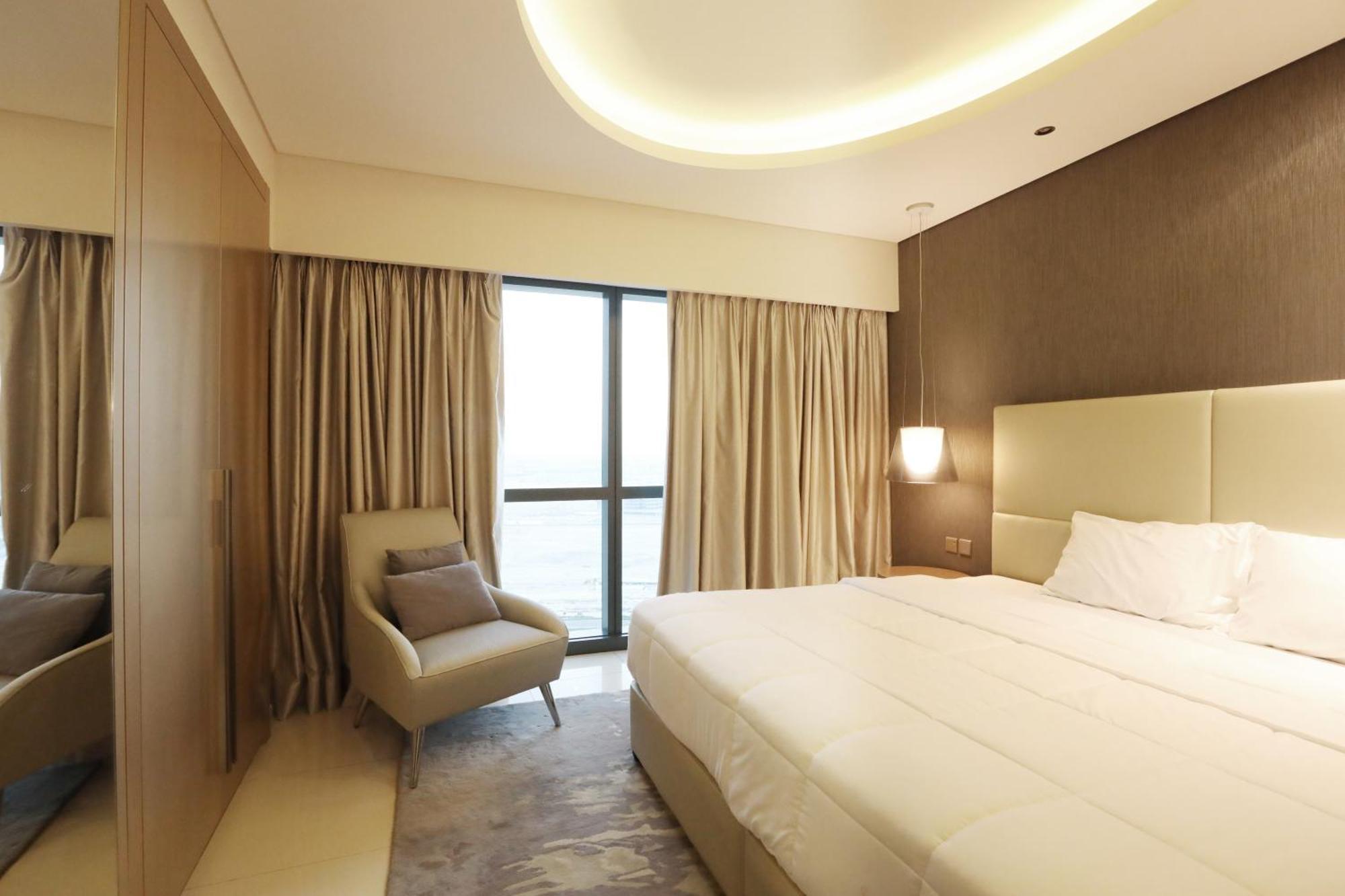 Brownstone - Paramount Five Star * Dubai