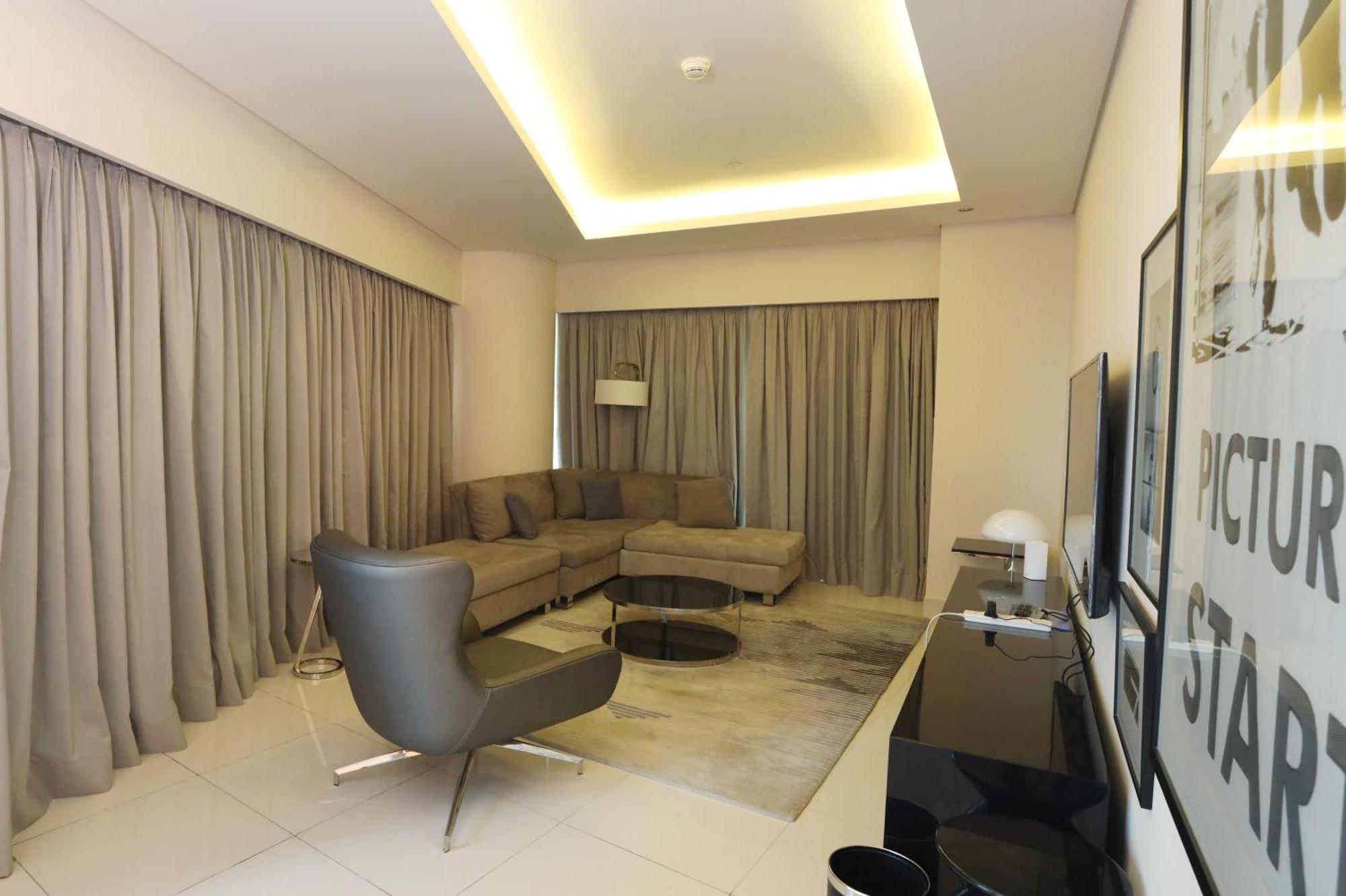 Apartment Brownstone - Paramount Five Star