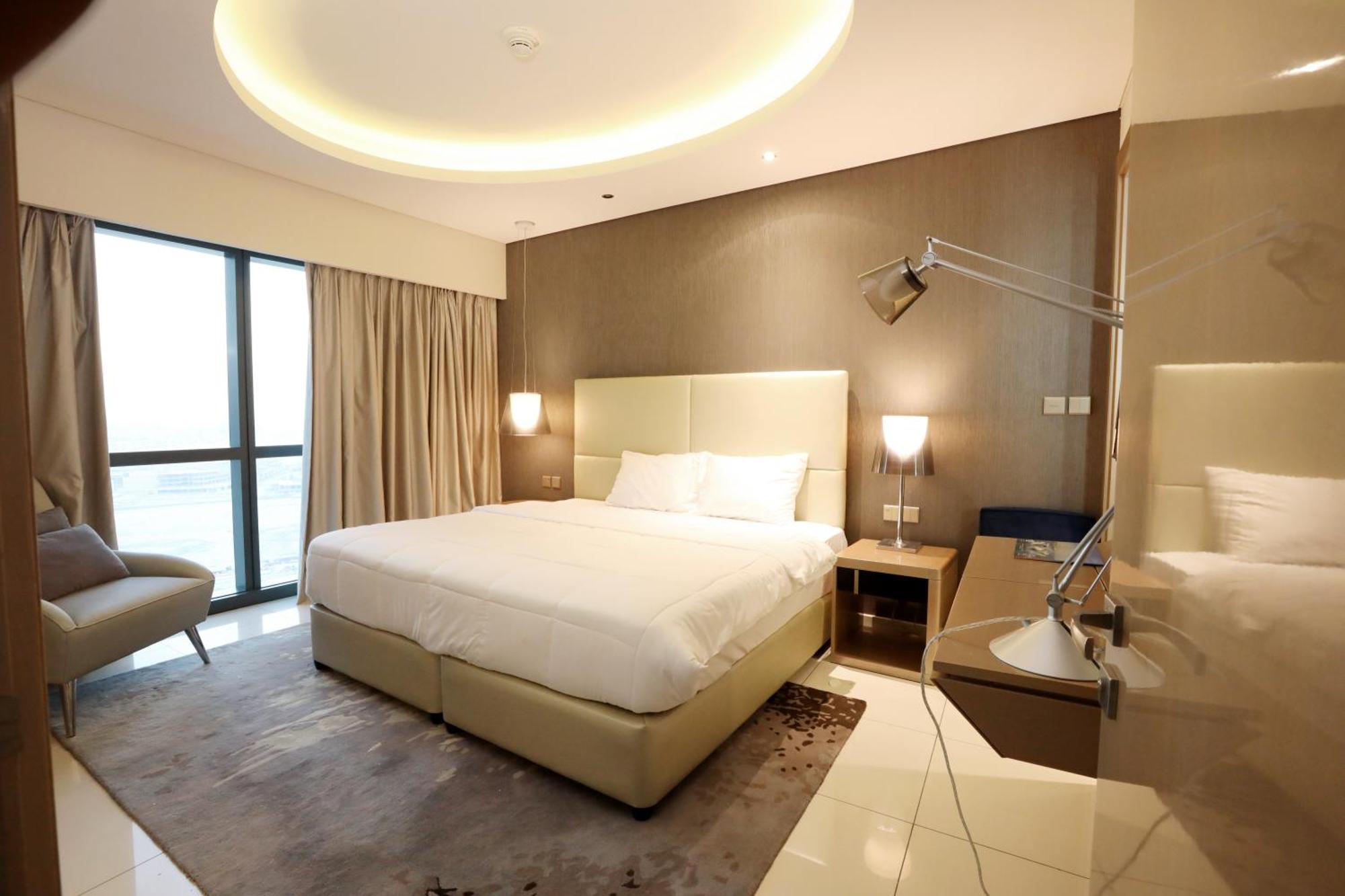 Brownstone - Paramount Five Star Apartment Dubai